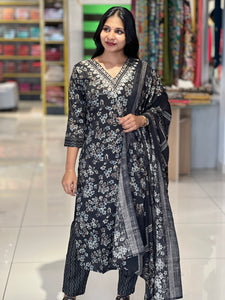 Floral Print & Mirror Detailed Cotton Kurta Set | YOC131