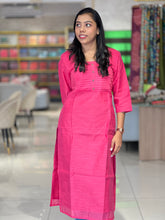Pin Tuck Detailed Chanderi Finish Kurta | DNT319