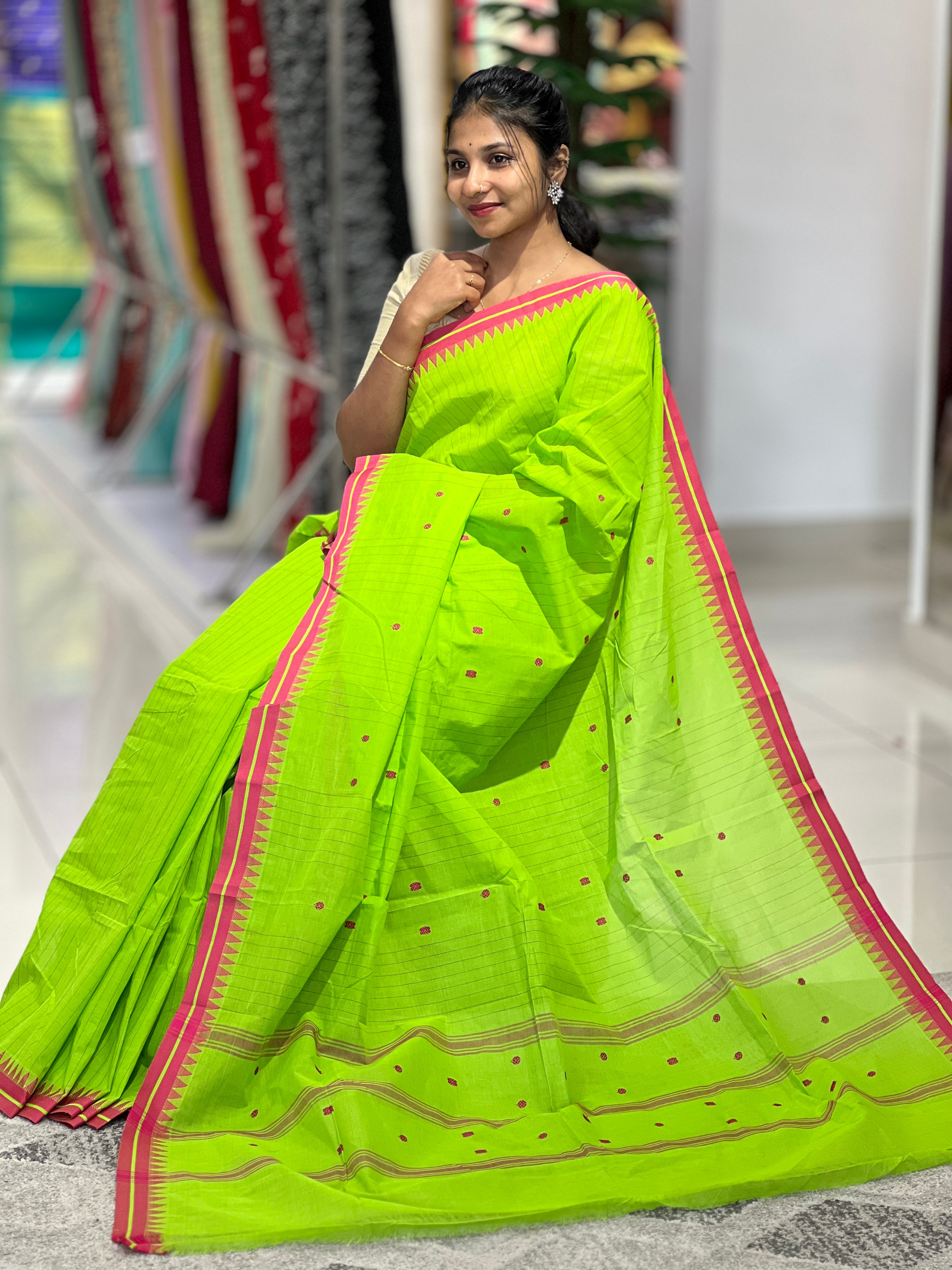 Scattered Motifs Kanchi Cotton  Saree | VR147