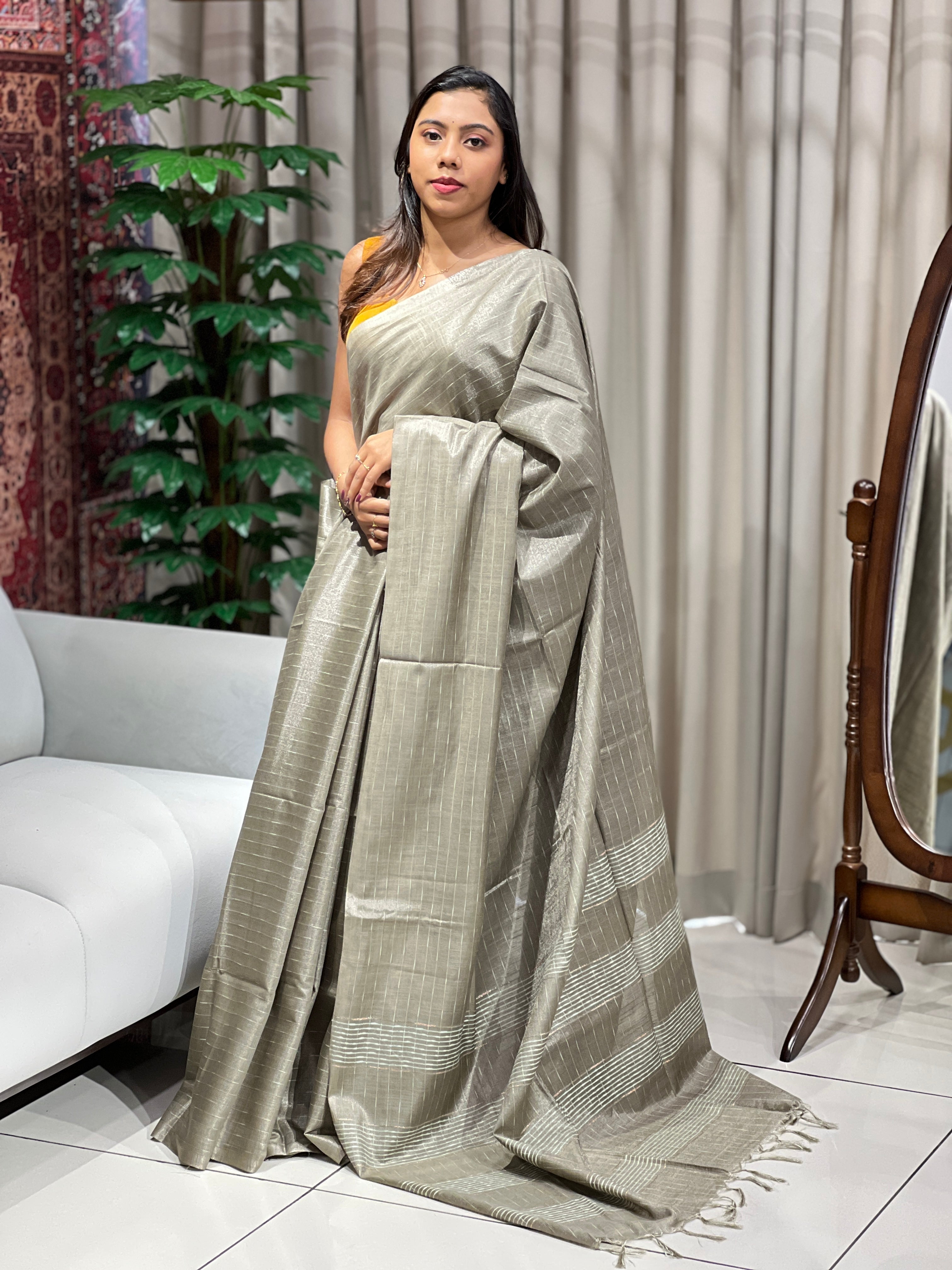 Thread Weaved Linen Finish Saree | PF1158