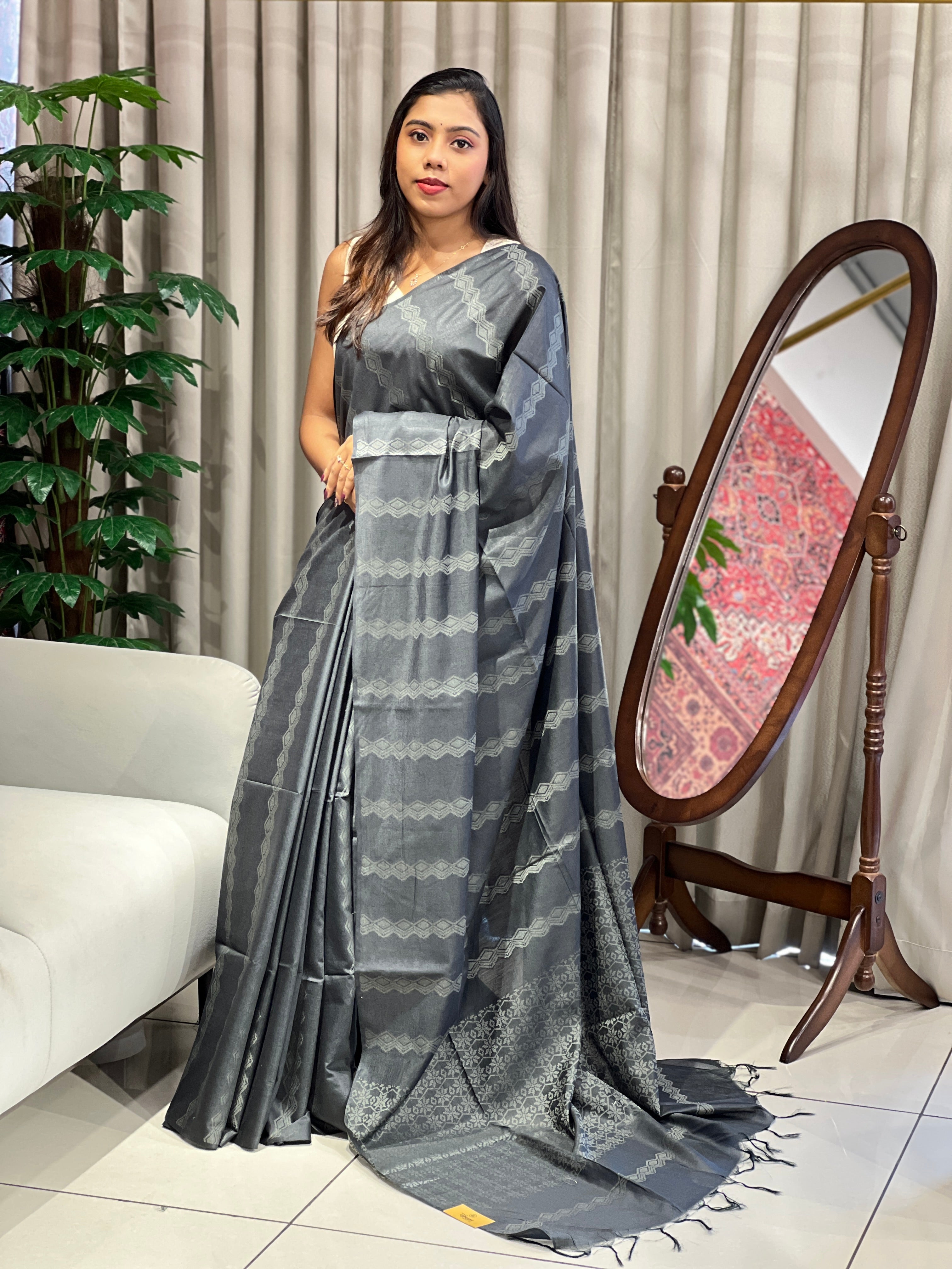 Thread Weaved Bhagalpuri Linen Saree | PF1126