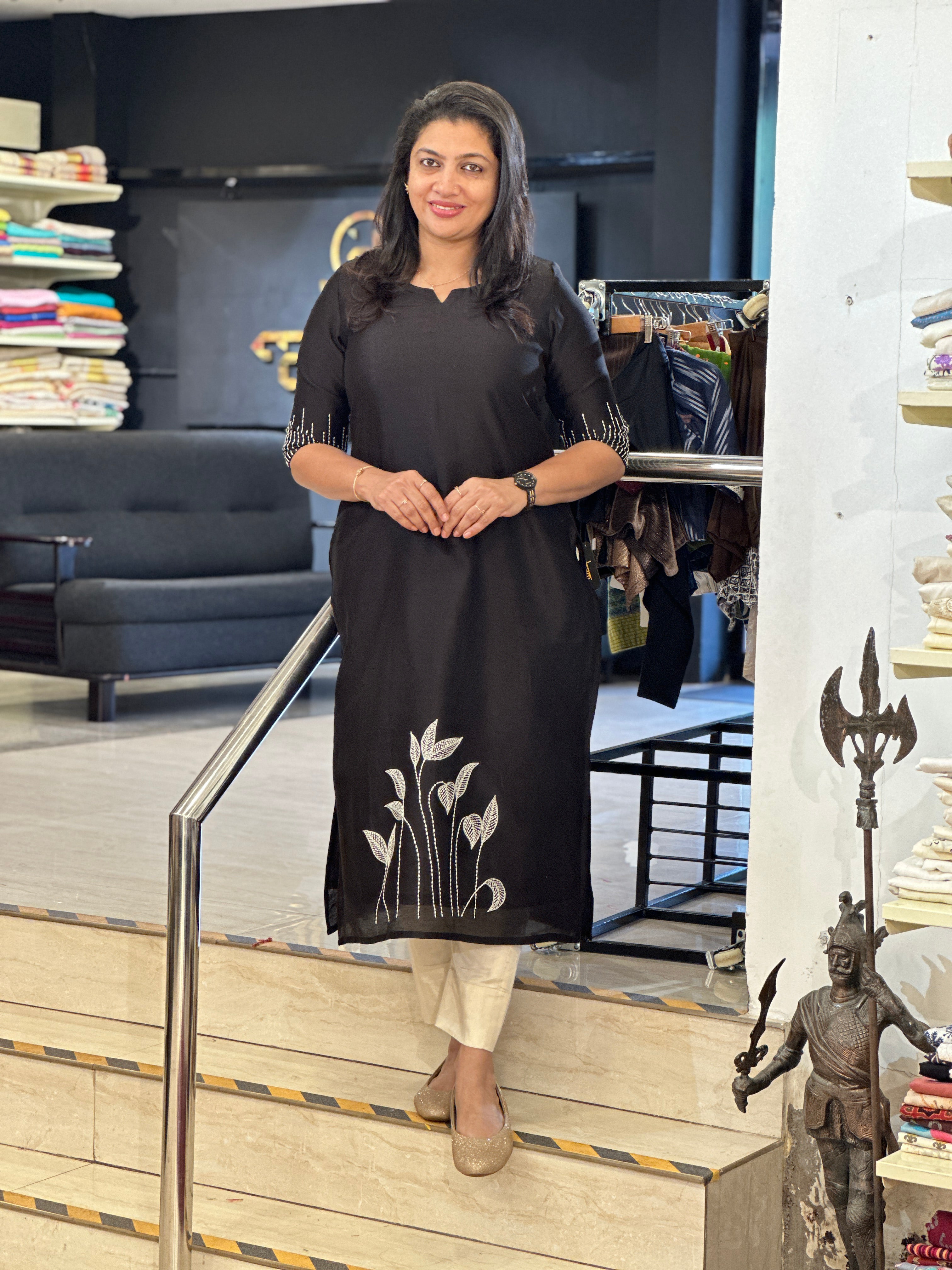 Leaf Embroidery Detailed Silk Chanderi Kurta Set | DN789