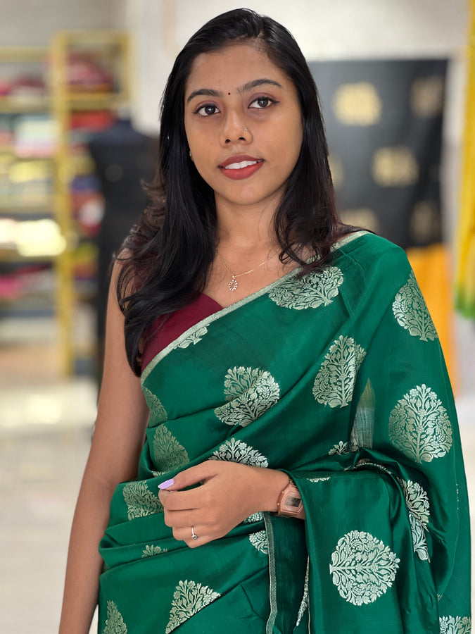 Silver Zari Weaved Chiniya Silk Saree | JCL520