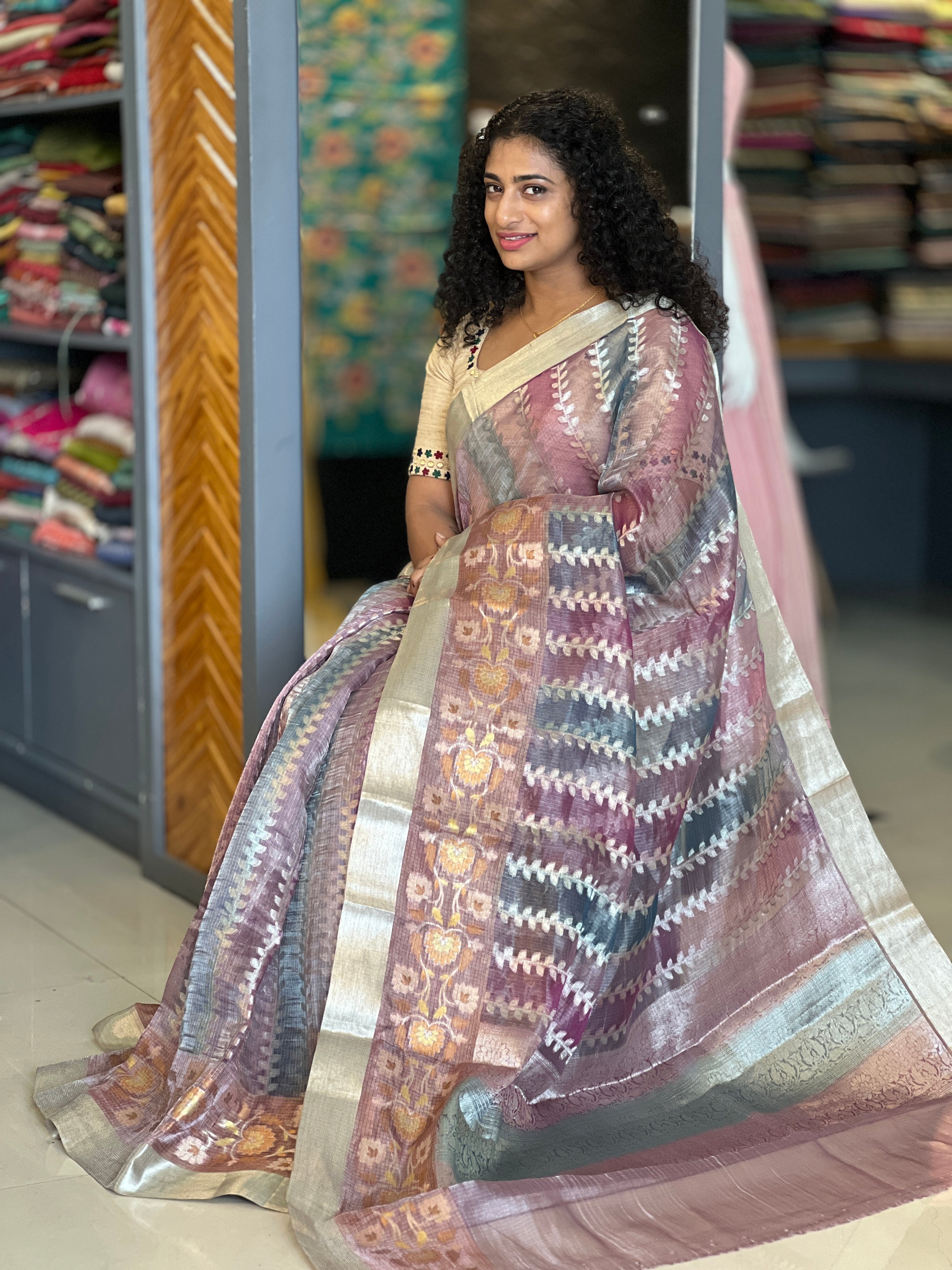 Jamdani Weaving Pattern Tissue Saree | AHR452