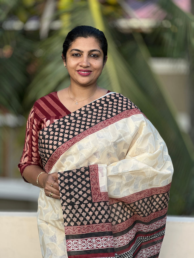 Jamdani Jacquard Weaved Super Net Kota Saree | RR187
