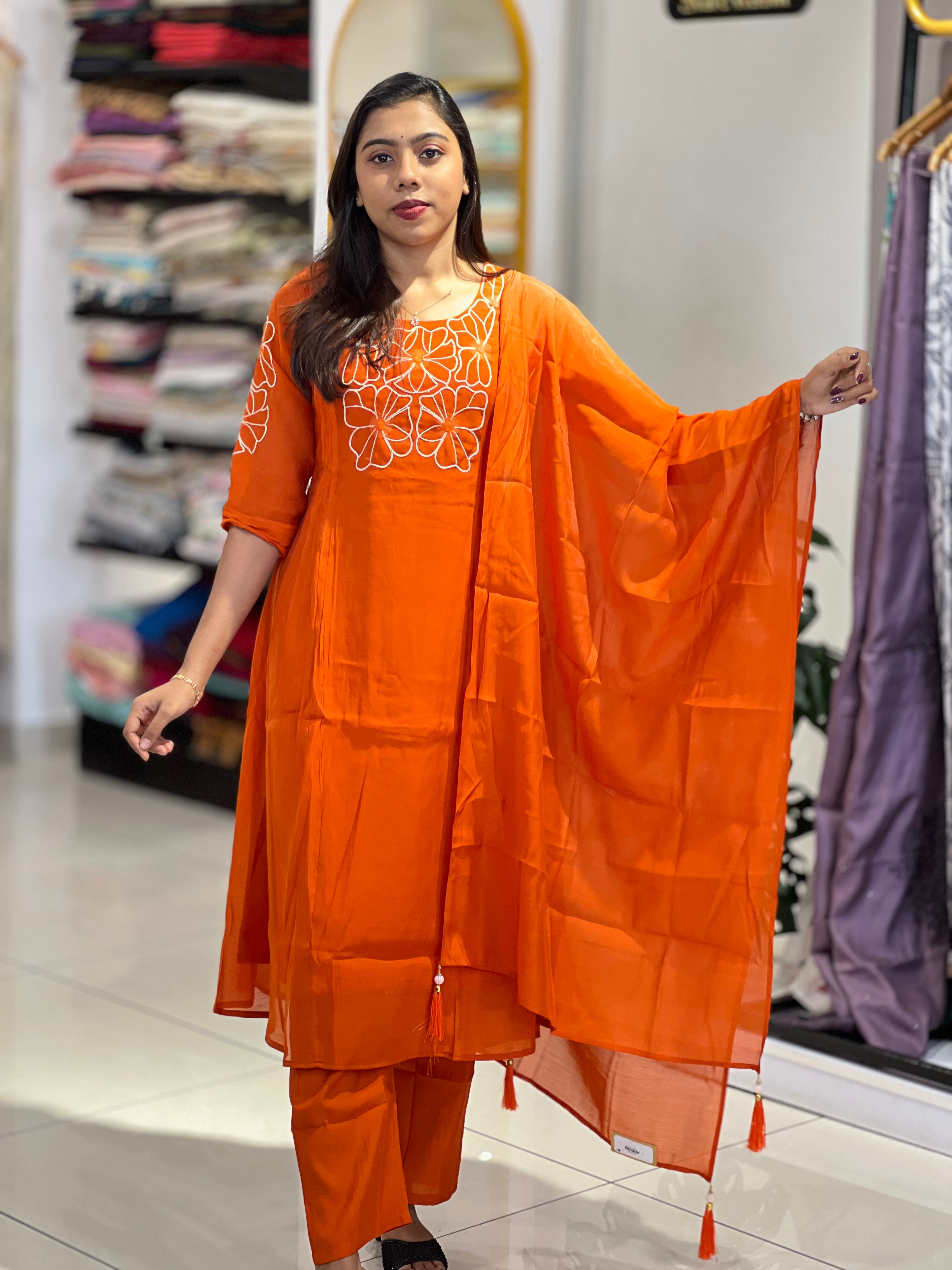 Floral Embroidery Chanderi Kurta Set | UNM111