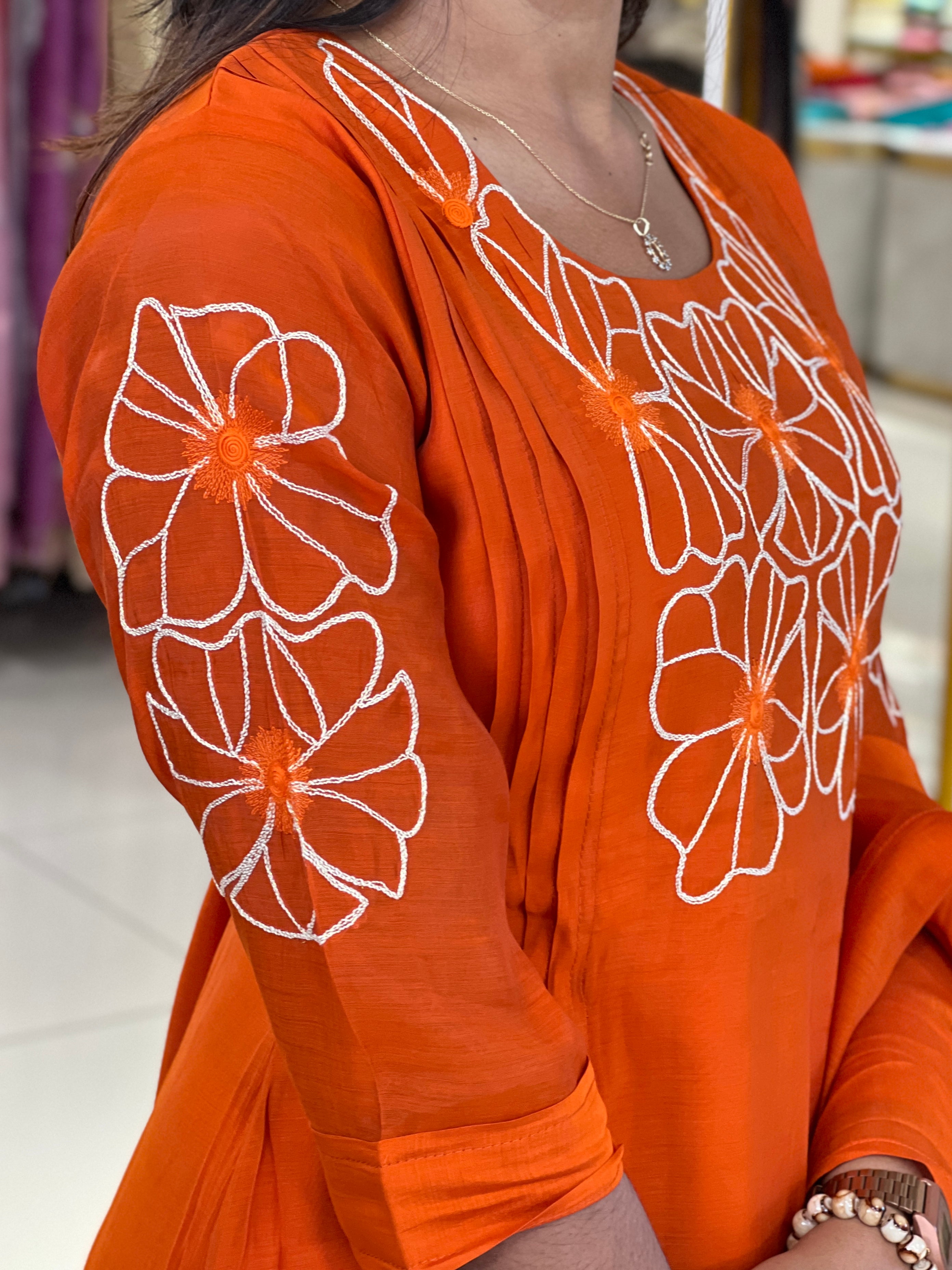 Floral Embroidery Chanderi Kurta Set | UNM111