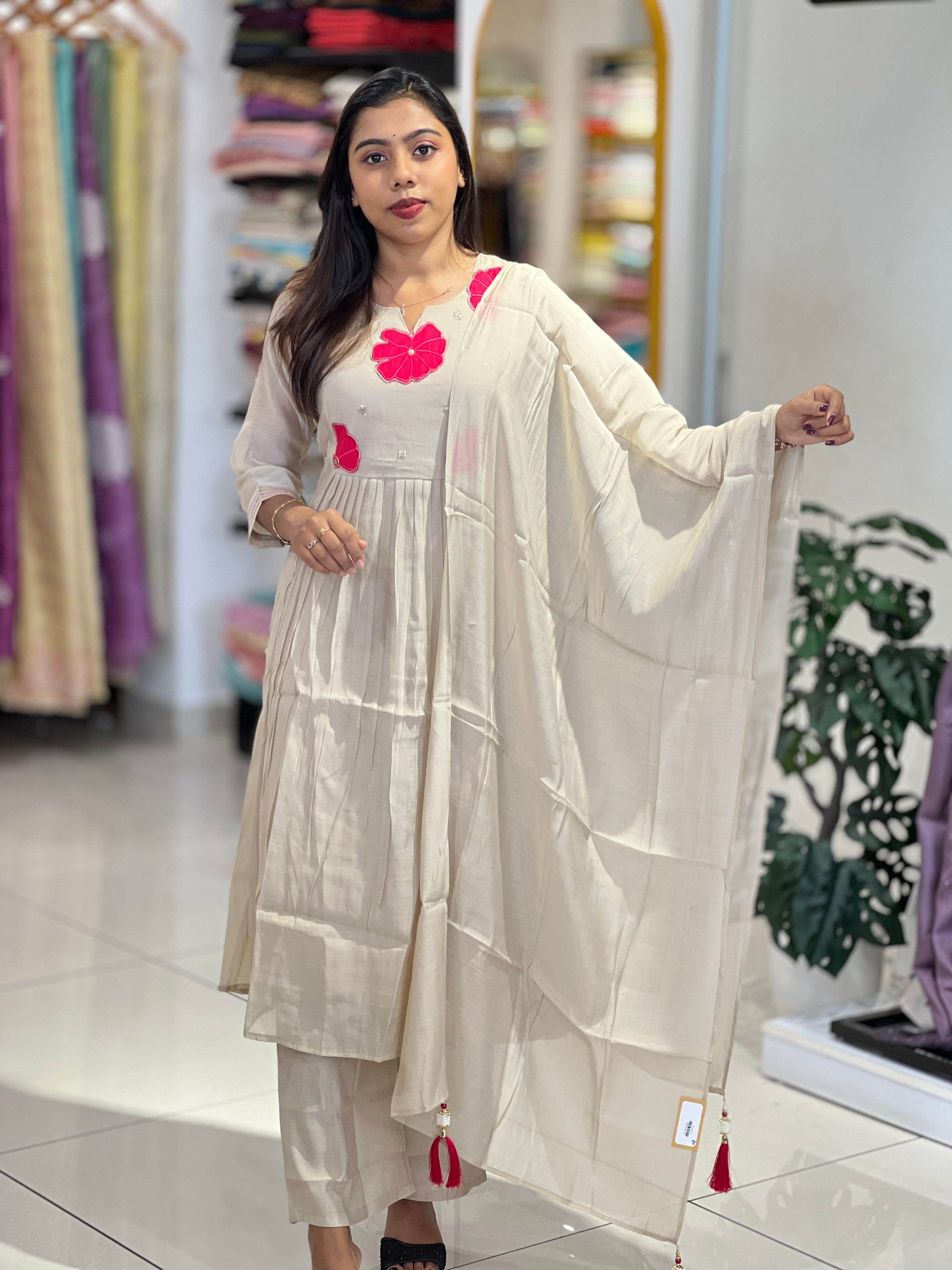 Floral Embroidery Chanderi Kurta Set | UNM103