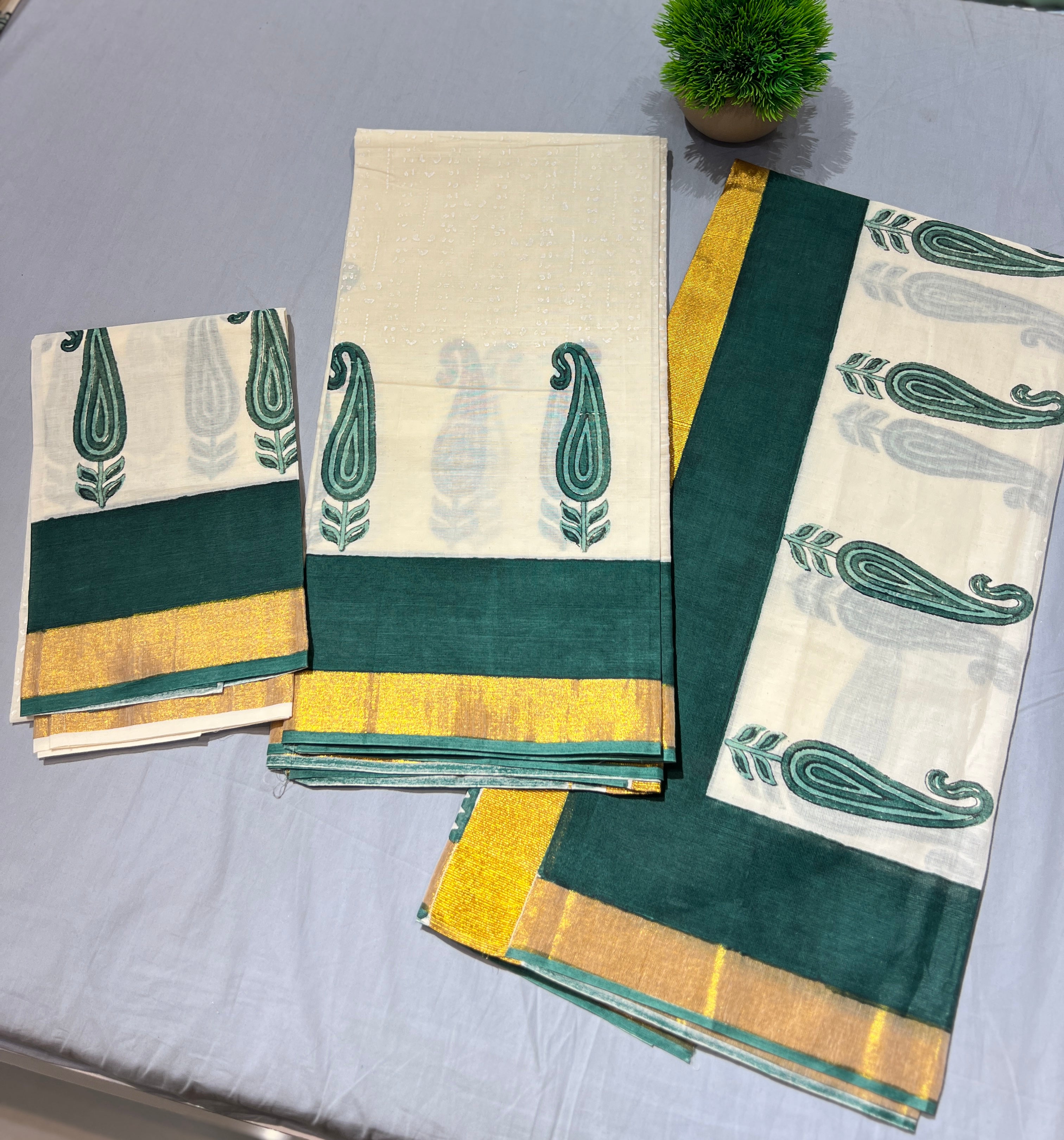 Paisely Block Printed Cotton Set Mundu |JSC315