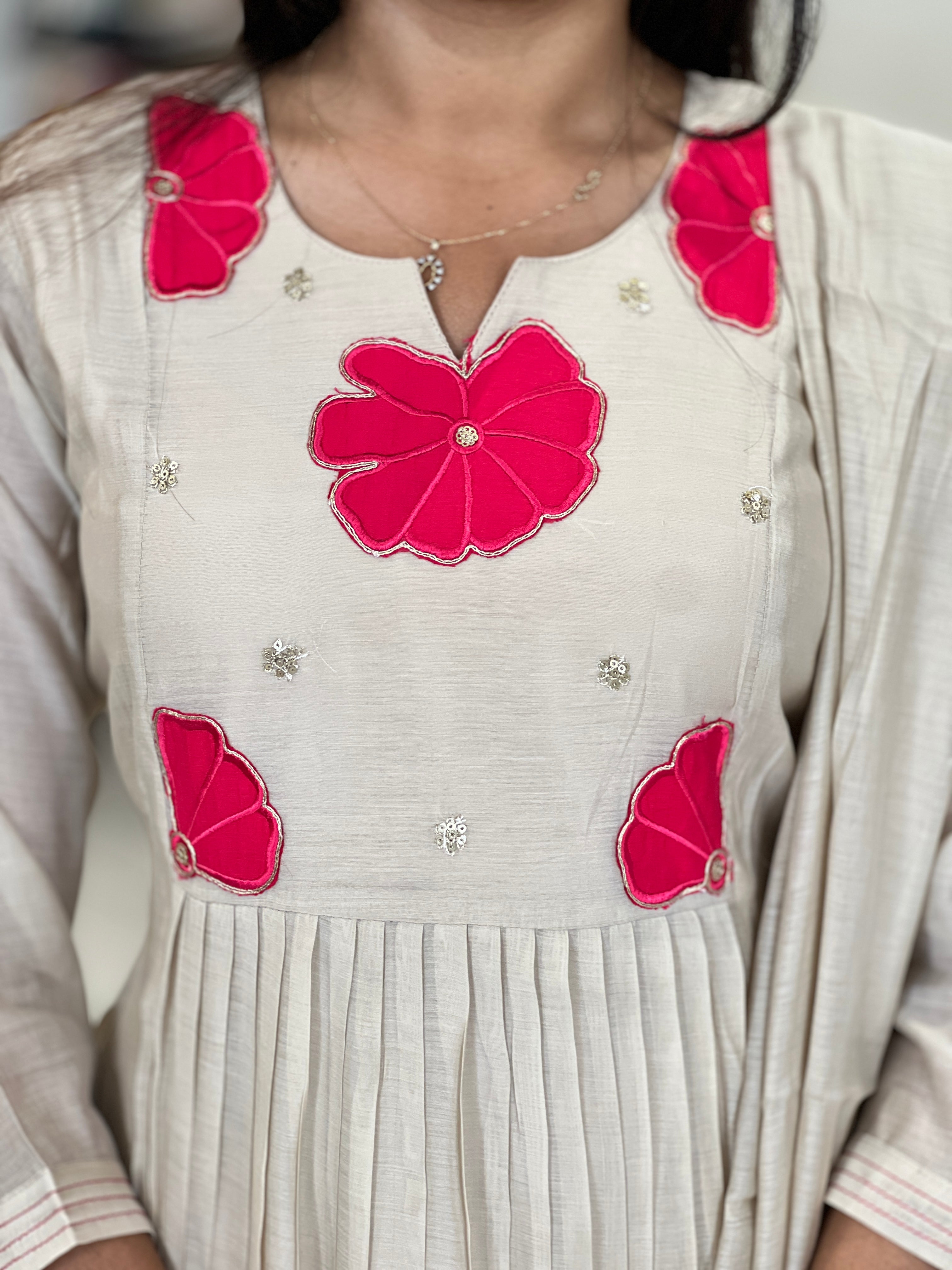 Floral Embroidery Chanderi Kurta Set | UNM103