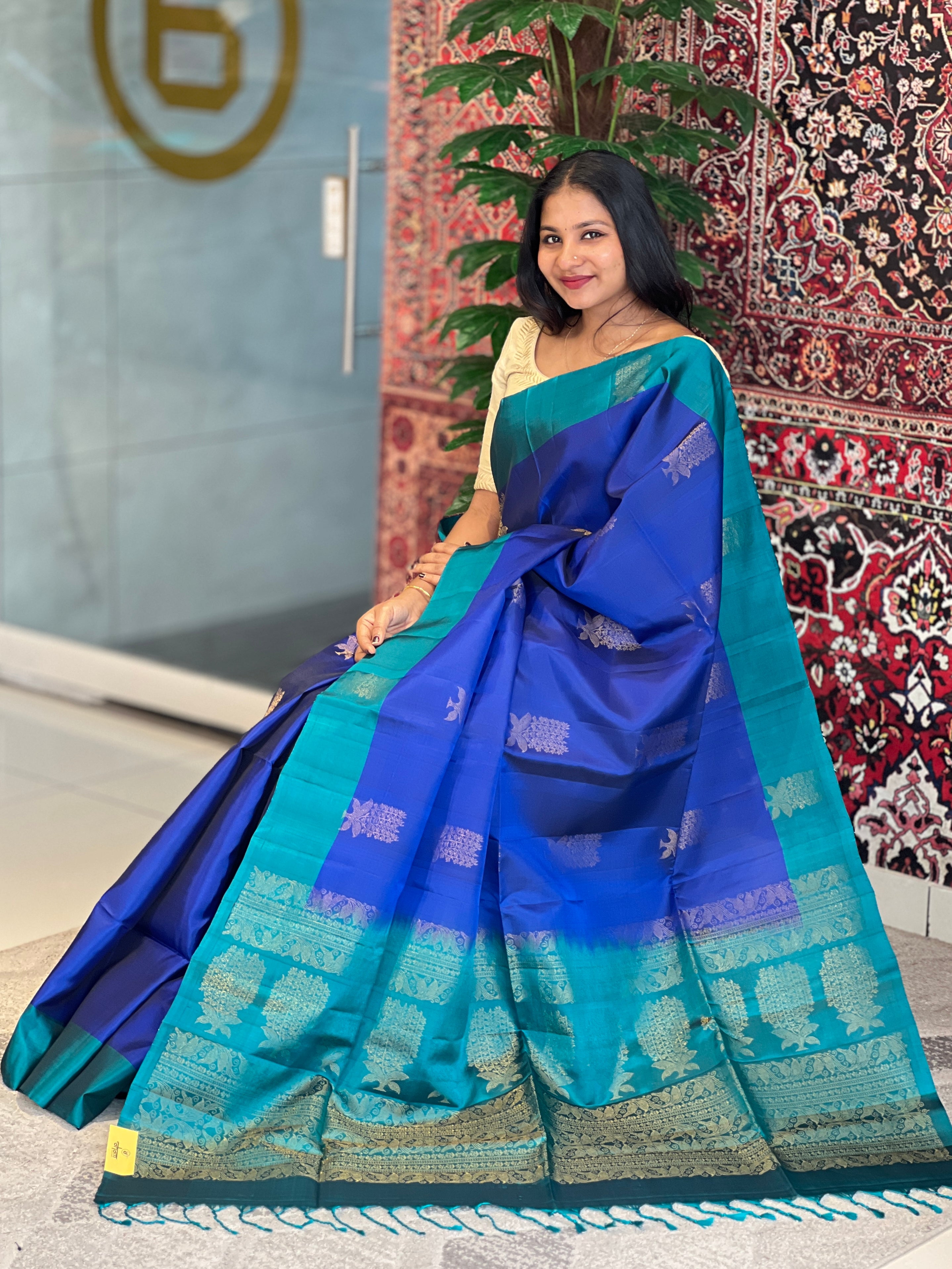 Zari Weaved Traditional Patterned Soft Silk Saree | KG104