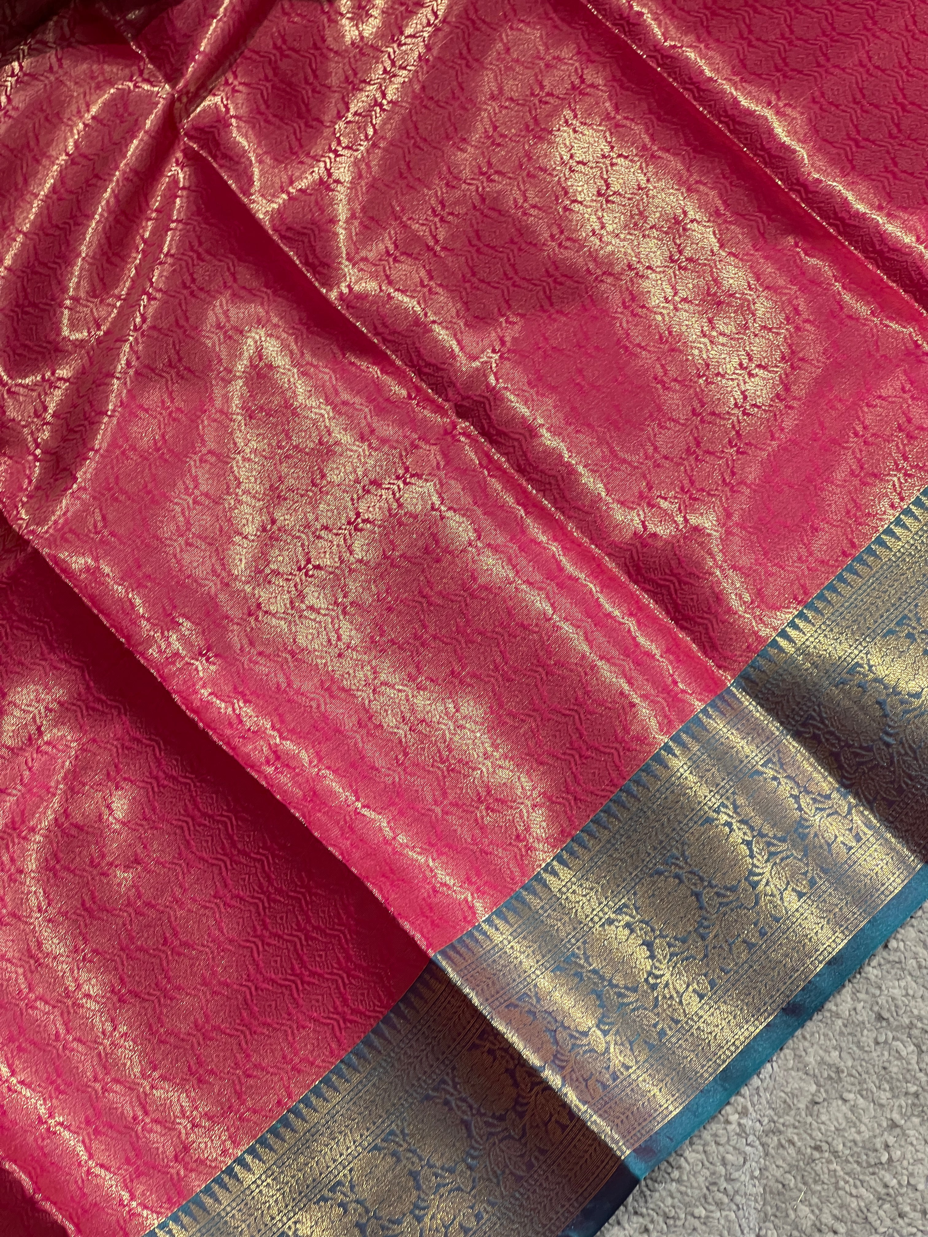 Banarasi Woven Floral Patterned Semi Silk Saree | NN289