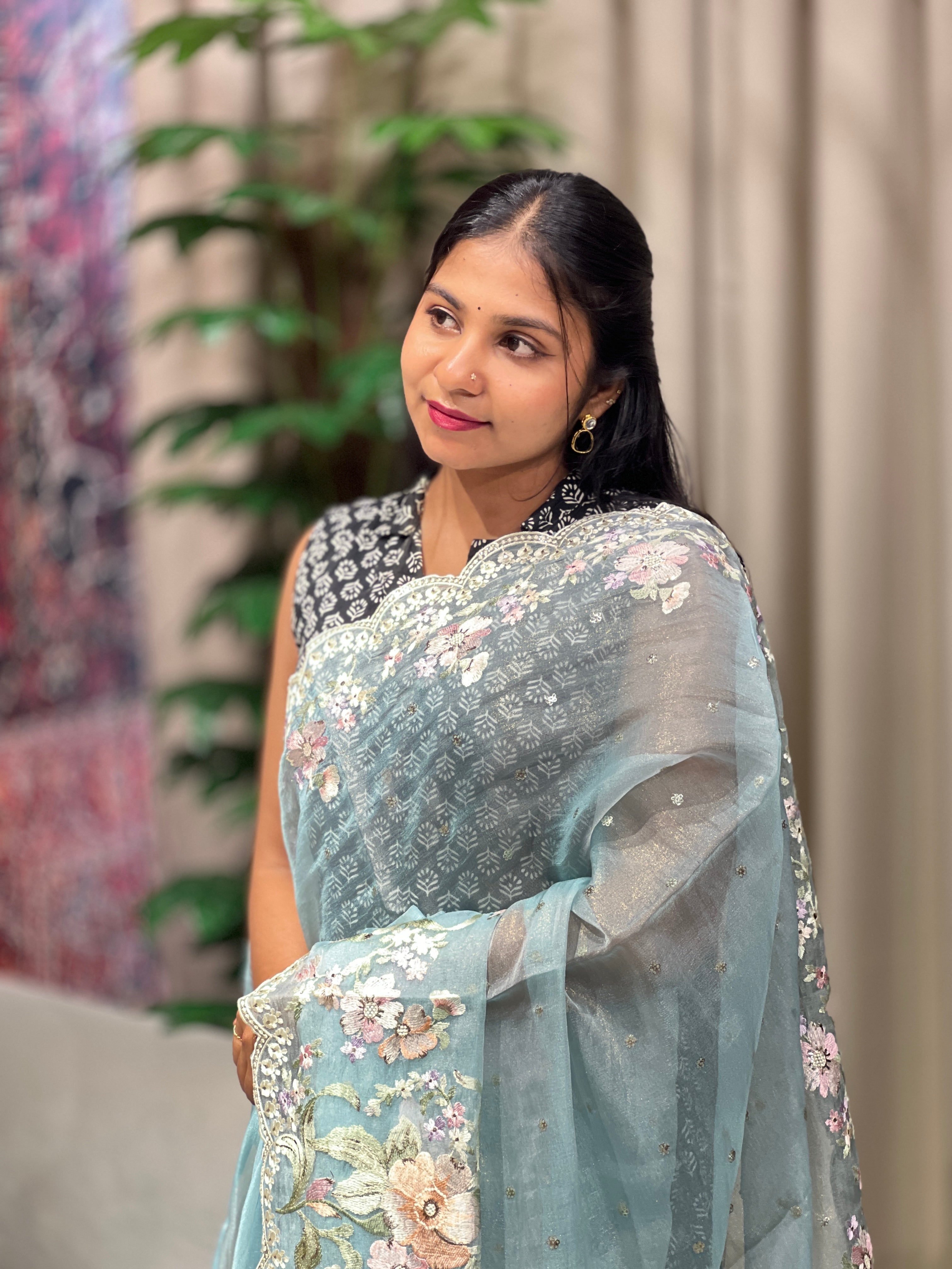 Multicolour Floral Machine Embroidery Detailed Crushed Viscose Organza Saree | BLD1685