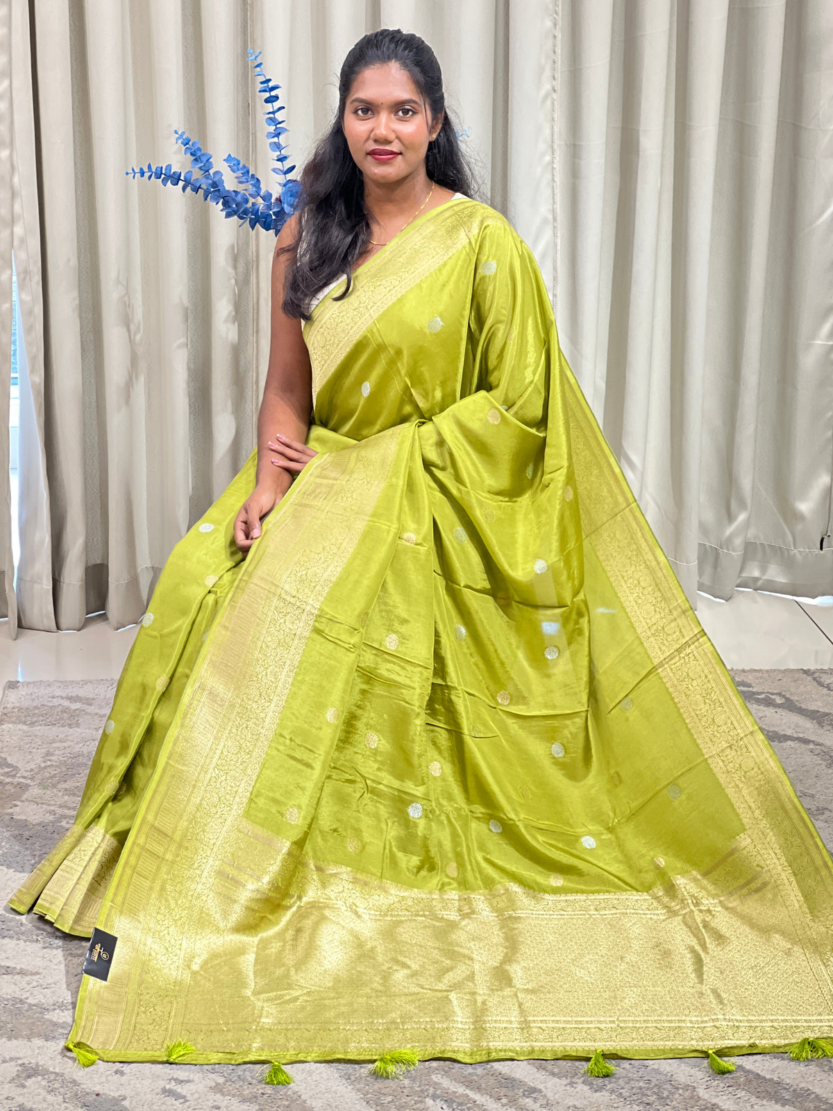 Floral Pattern Semi Silk Saree | DN827