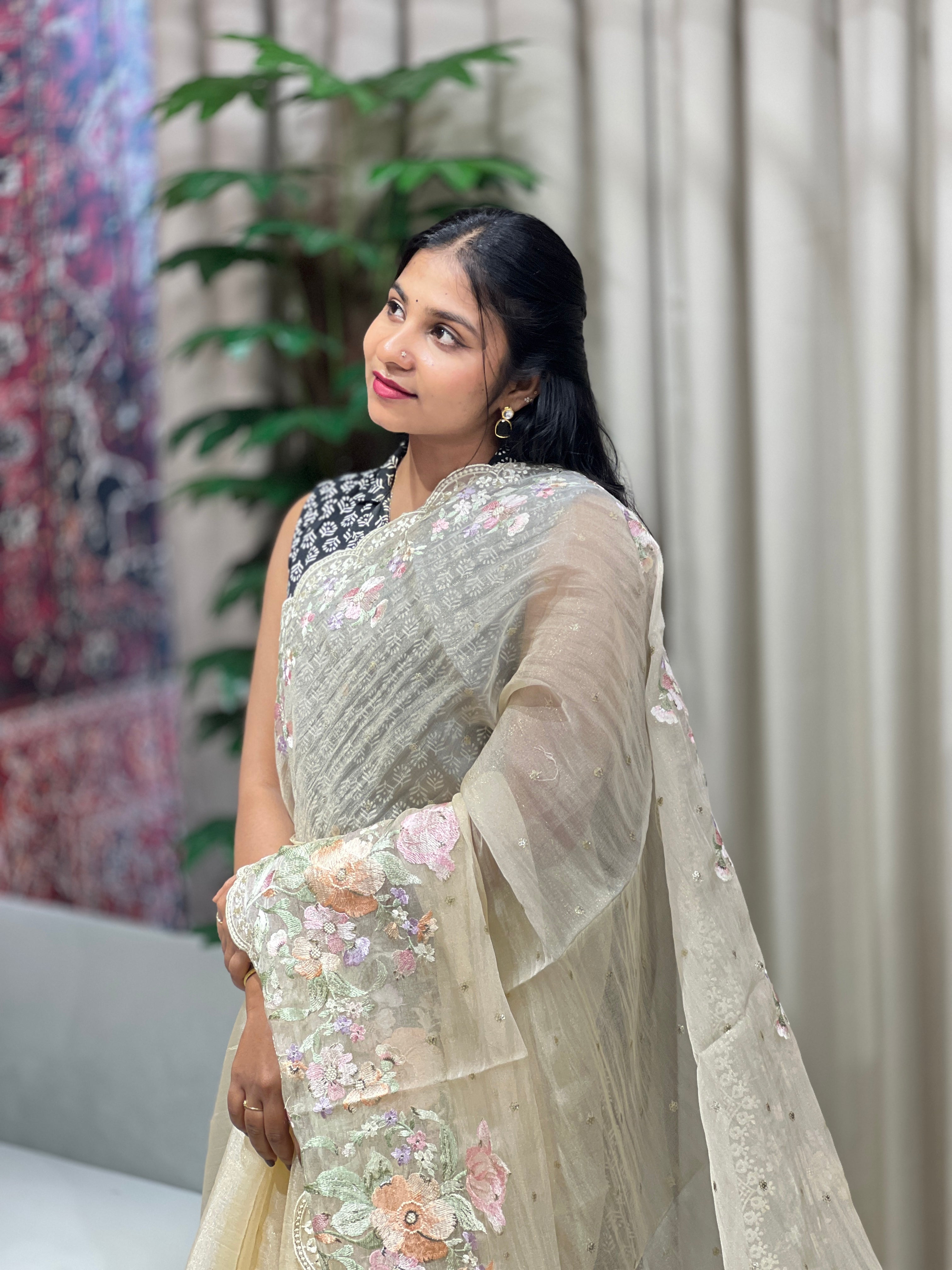 Multicolour Floral Machine Embroidery Detailed Crushed Viscose Organza Saree | BLD1684