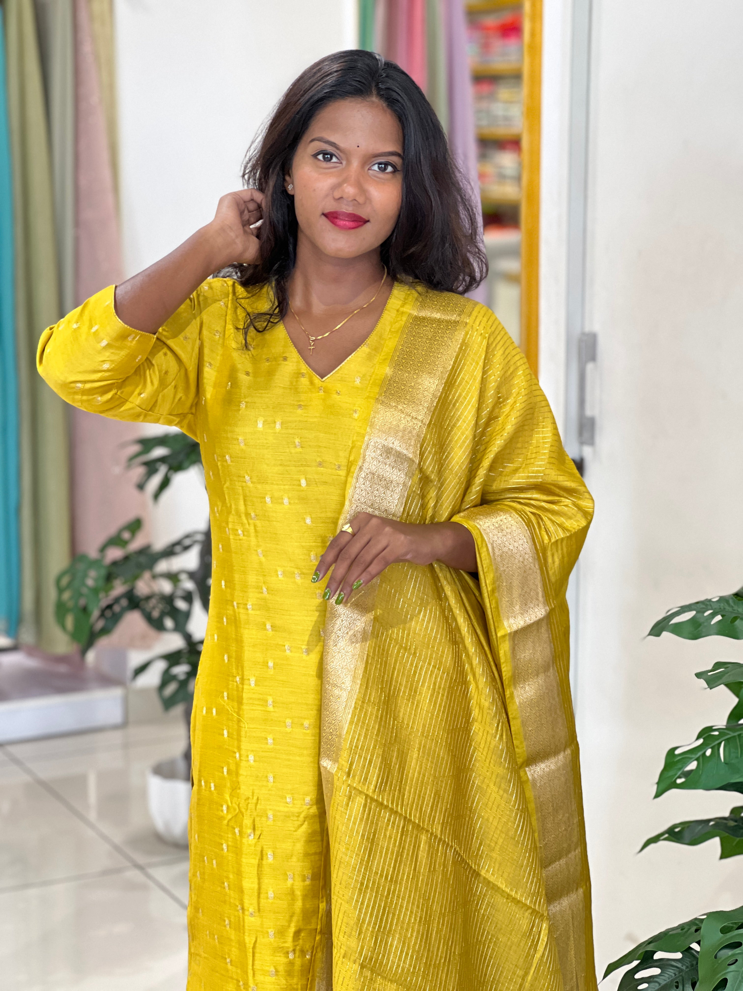 Banarasi Buta Weaved Chanderi Kurta Set | YNG1239