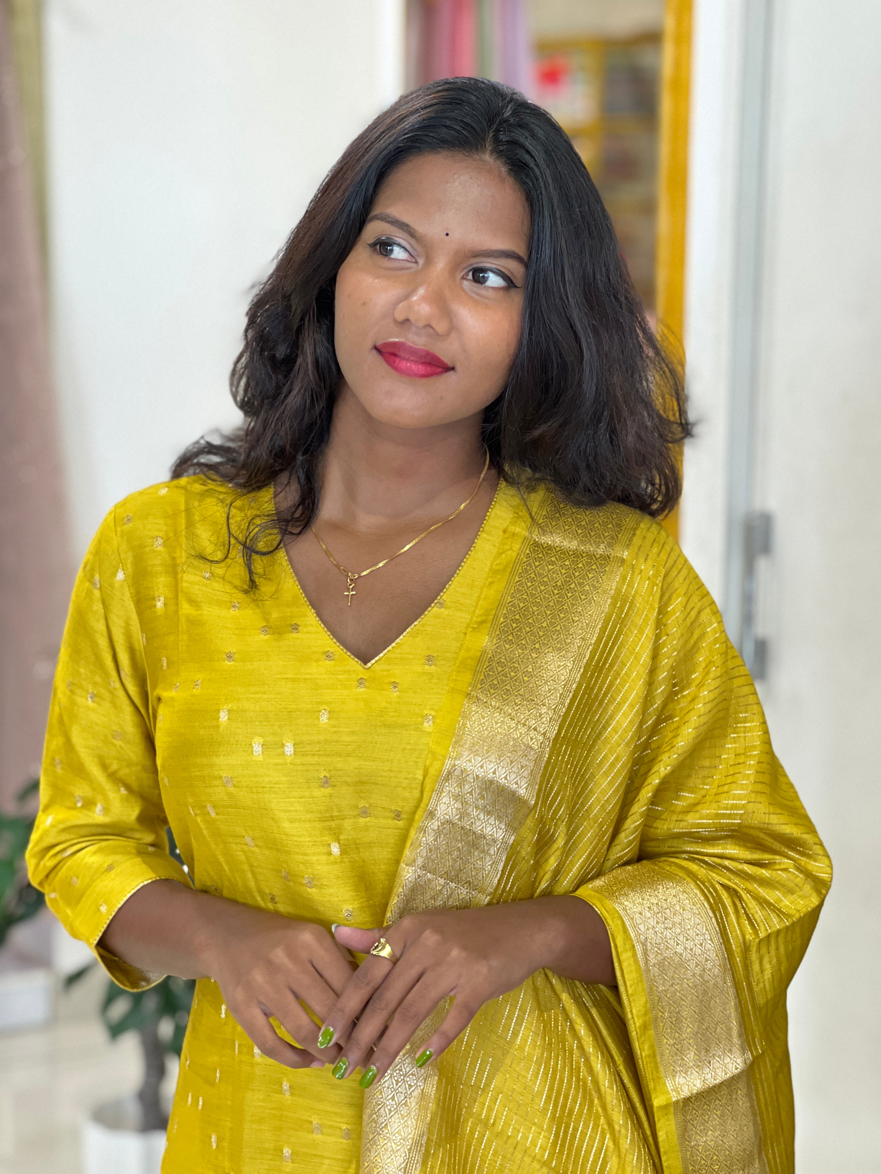 Banarasi Buta Weaved Chanderi Kurta Set | YNG1239