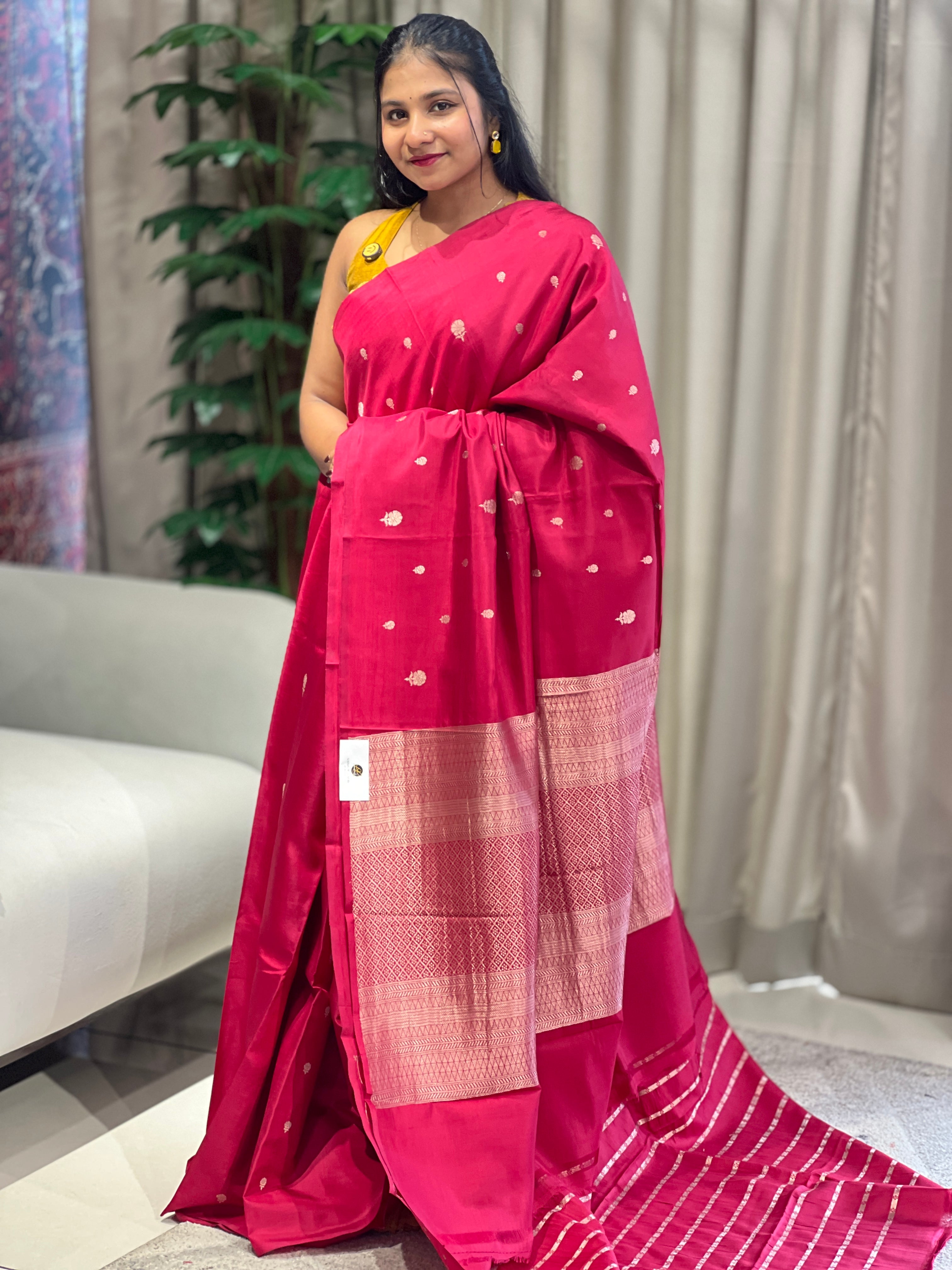 Floral Patterned Banarasi Silk Saree | YNG610