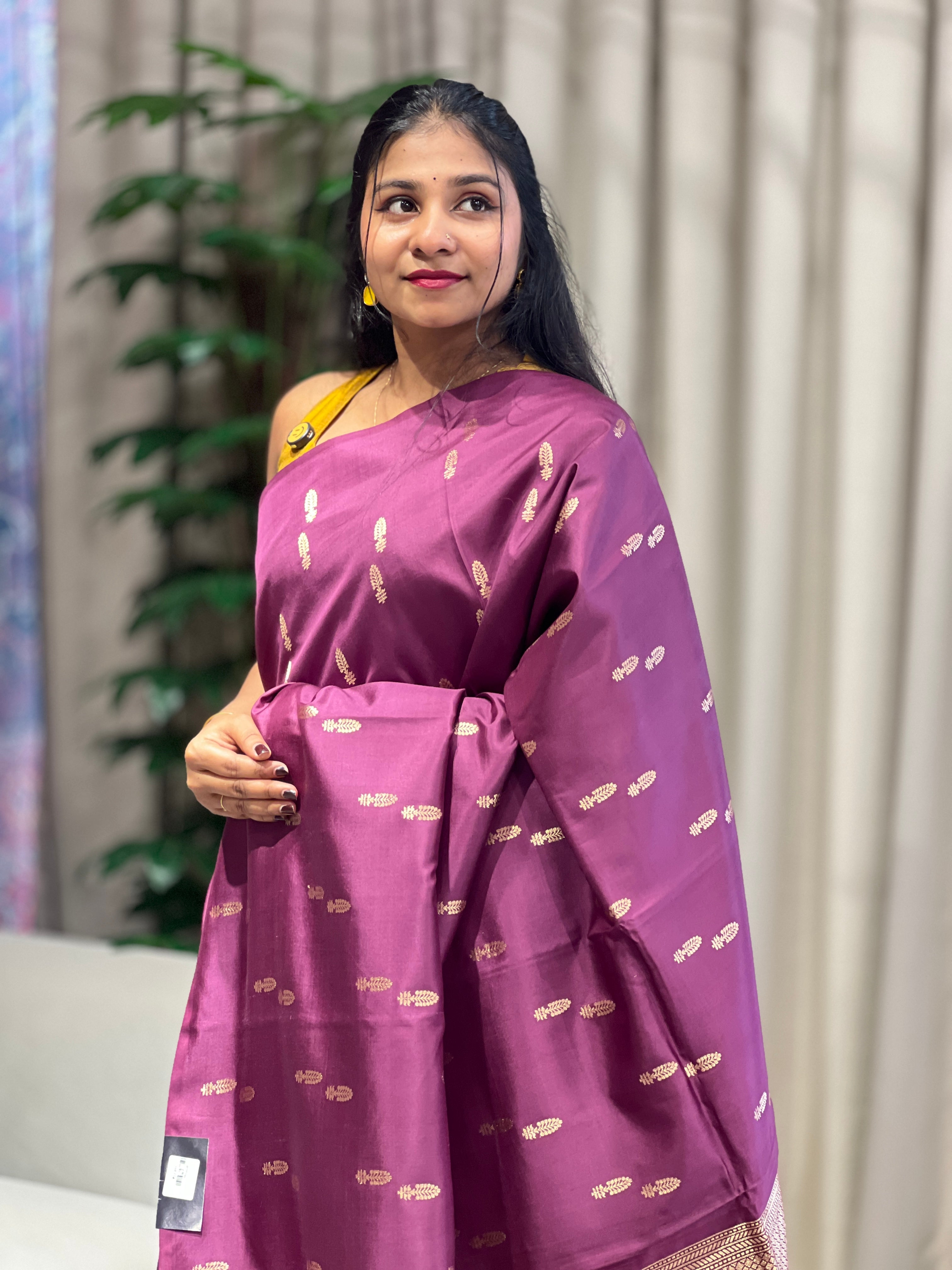 Leaf Patterned Banarasi Silk Saree | YNG609
