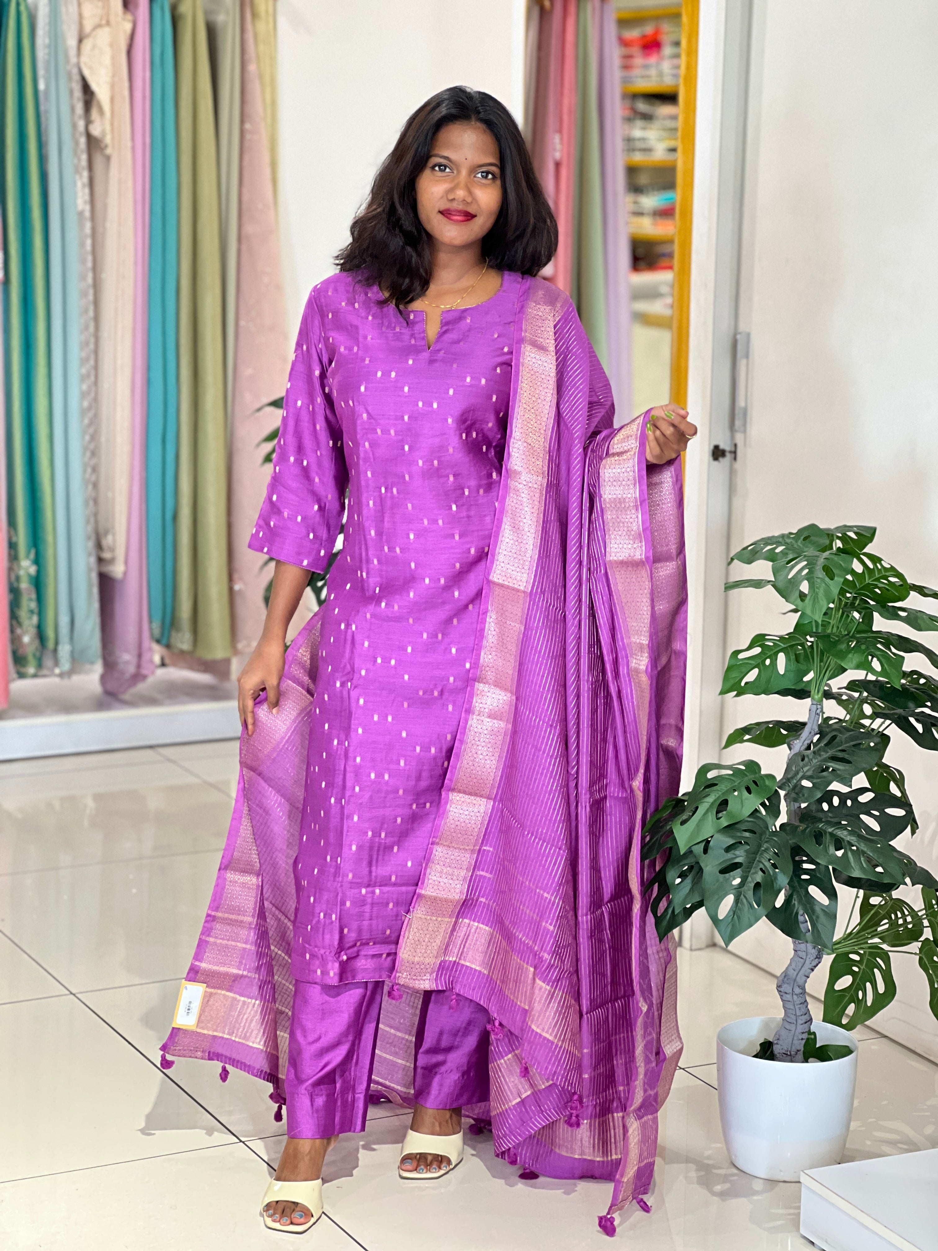 Banarasi Buta Weaved Chanderi Kurta Set | YNG1241