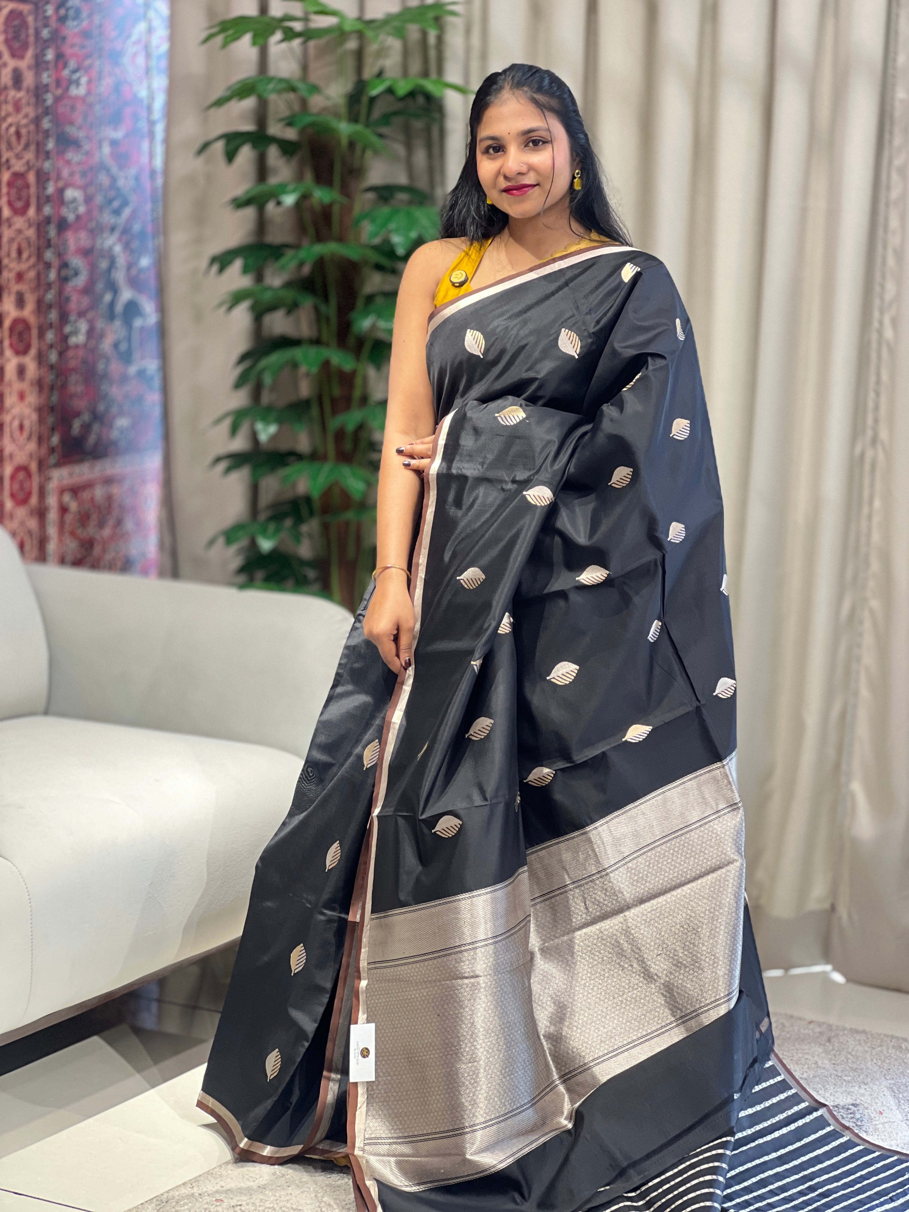Leaf Patterned Banarasi Silk Saree | YNG612