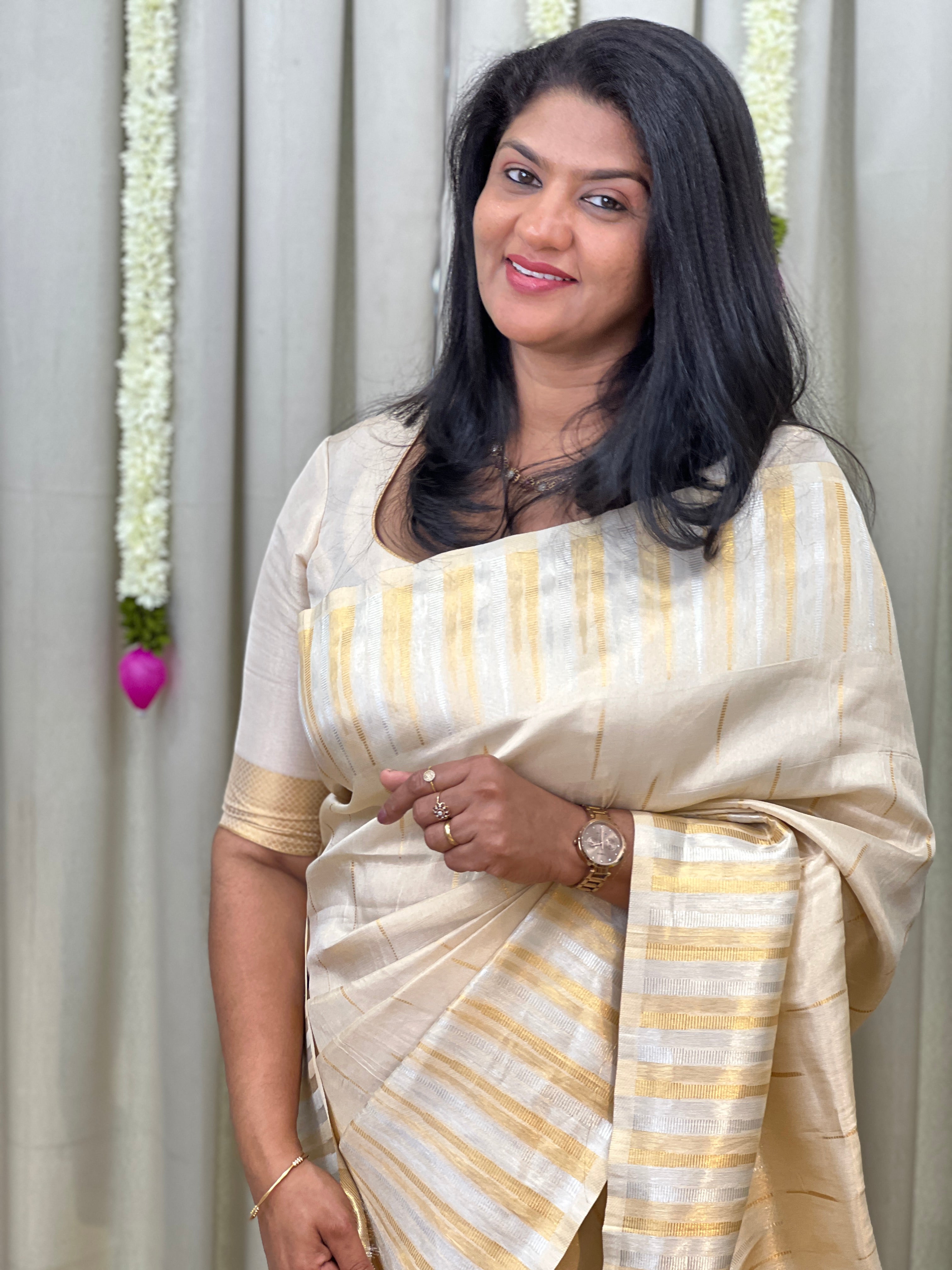 Silver & Golden Zari Woven Temple Border Pattern Semi Silk Saree | HT481