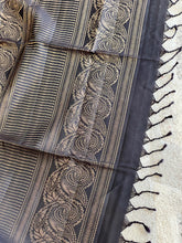 Golden Zari Weaved Soft Silk Saree | KG109
