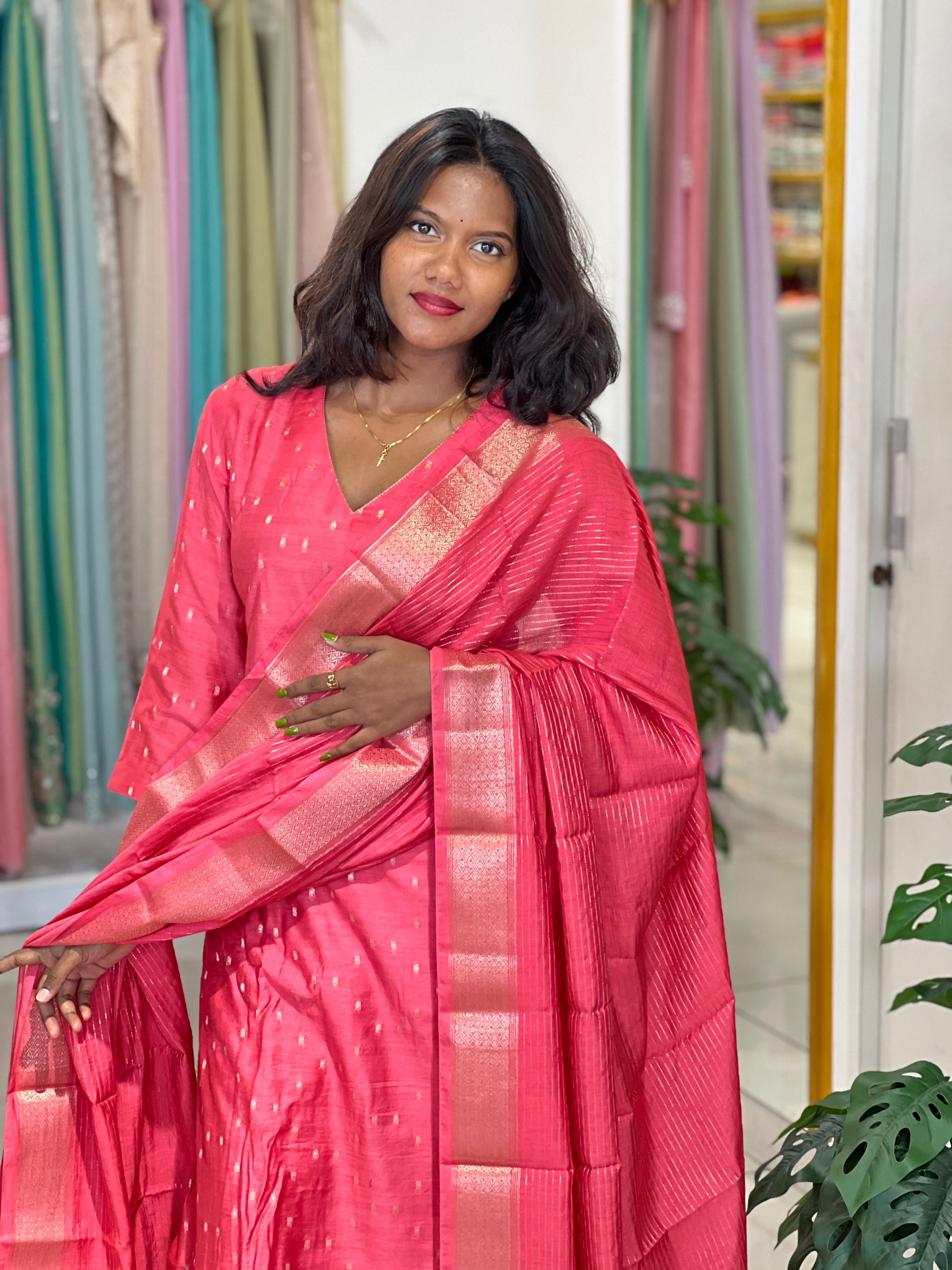 Banarasi Weaving Pattern Chanderi Kurta Set |YNG1240