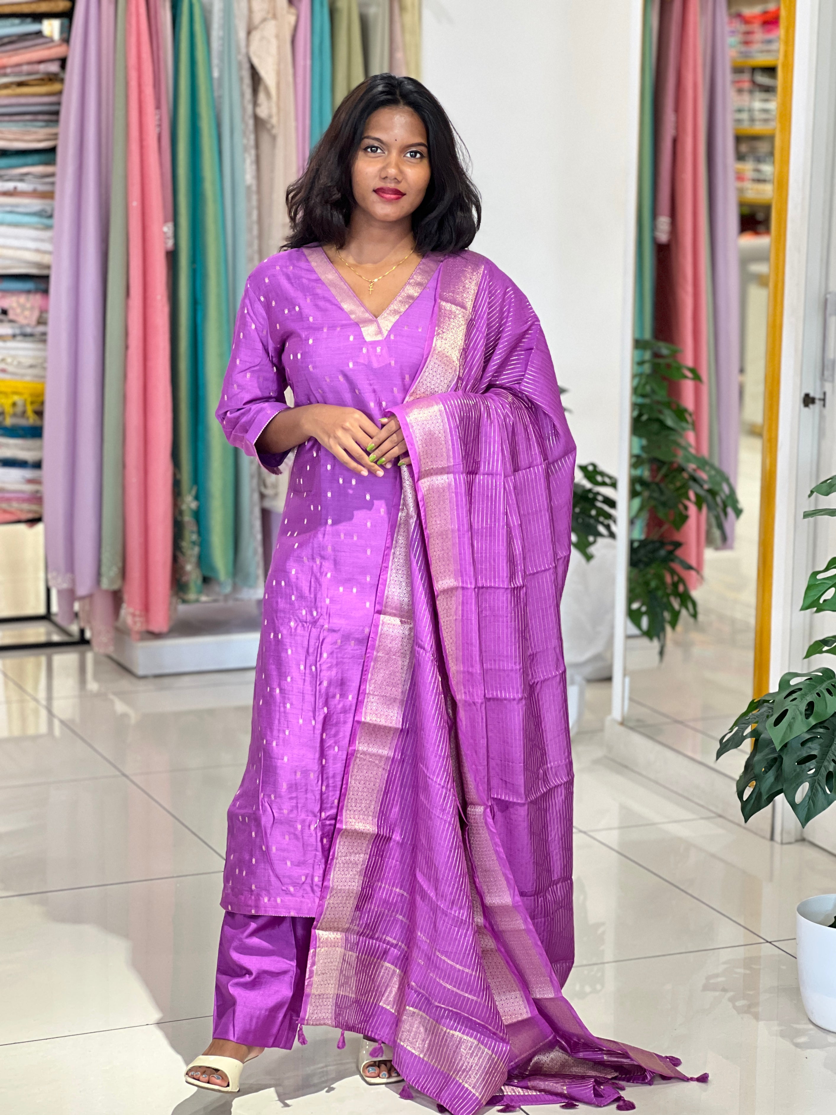 Banarasi Buta Weaved Chanderi Kurta Set | YNG1237