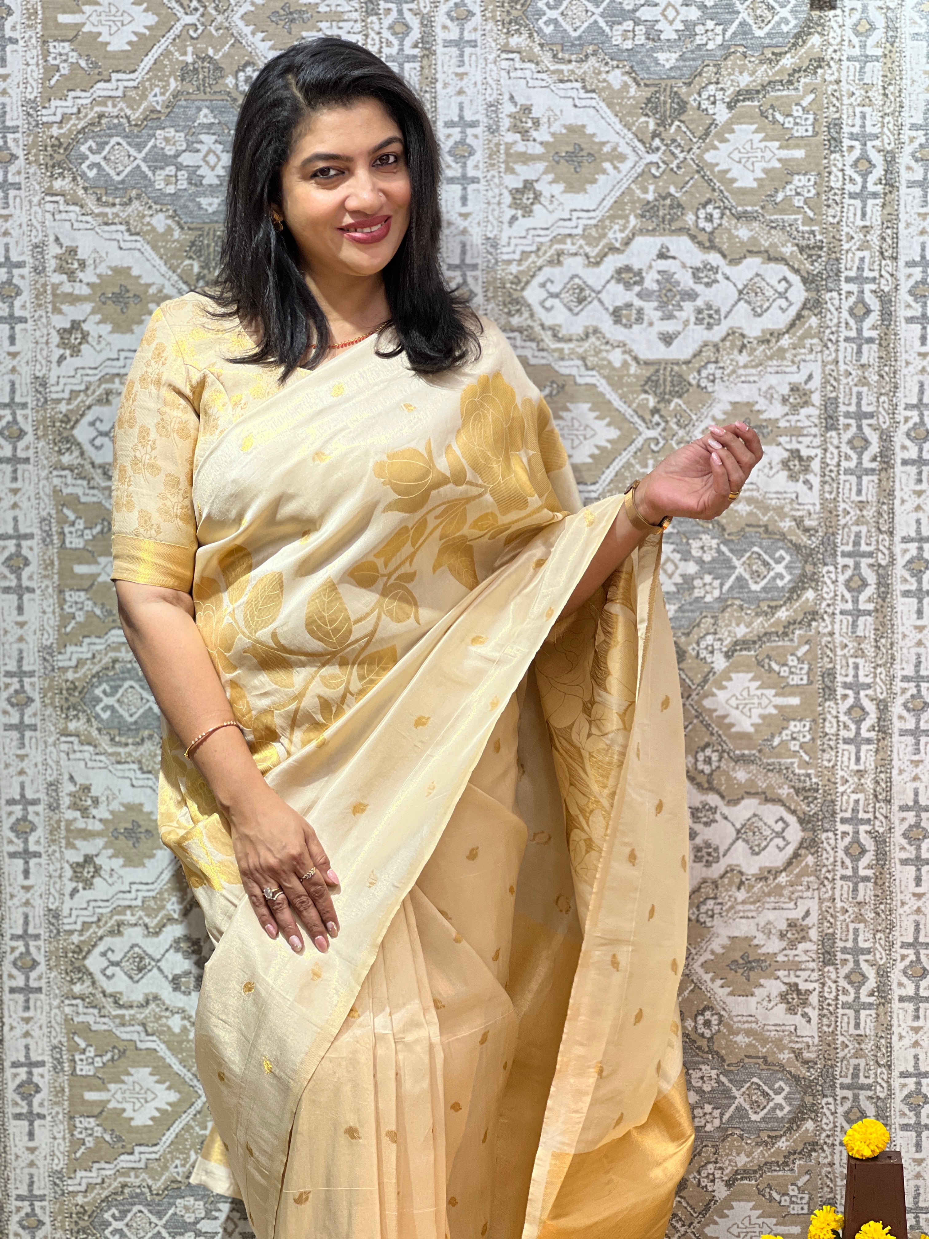 Floral Jaal Woven Pattern Semi Silk Saree | HT480
