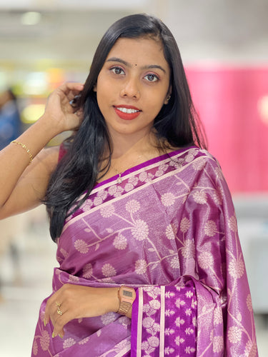 Zari Weaved Floral Patterned Banarasi Silk Saree | NN378