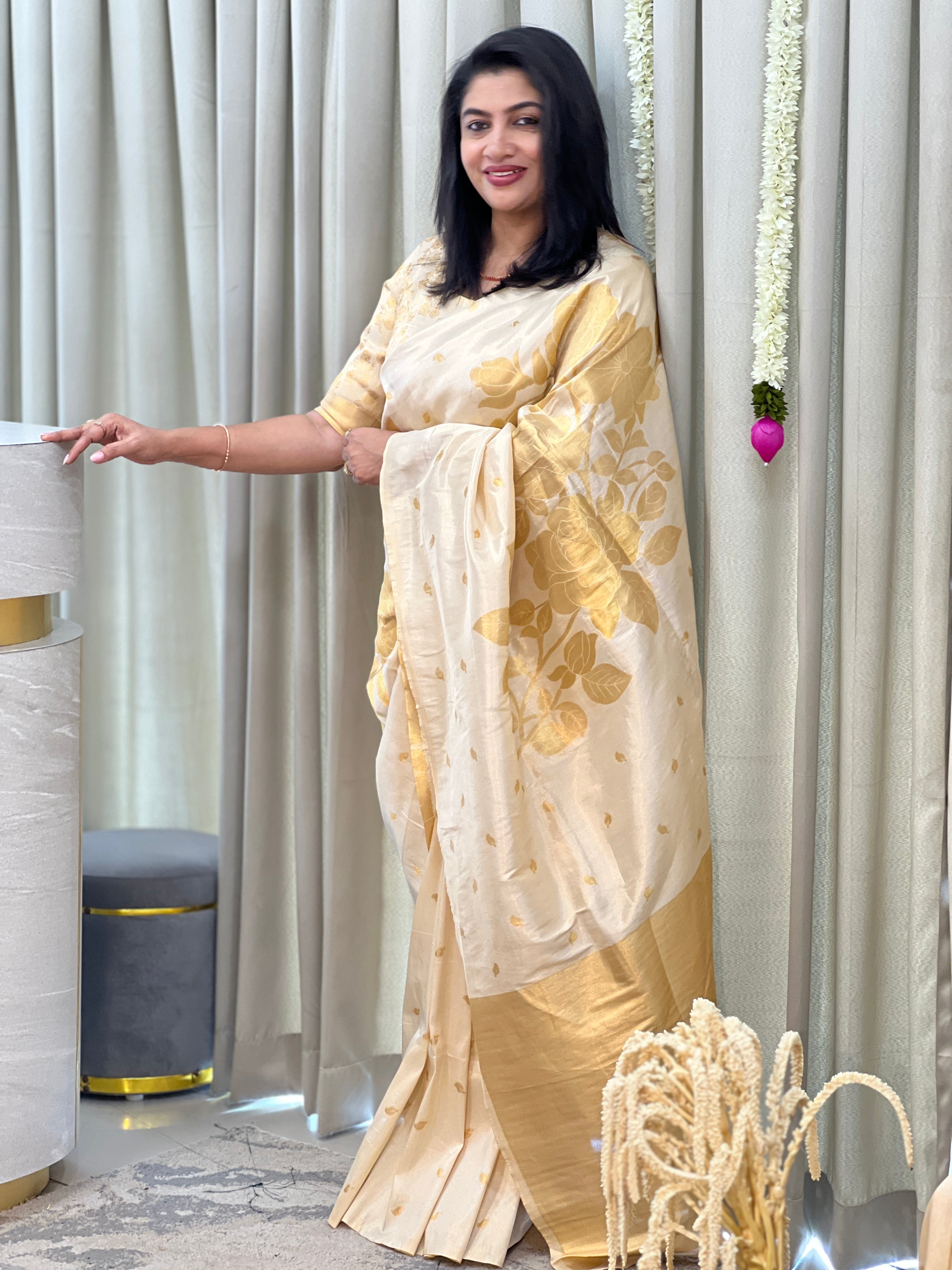 Floral Jaal Woven Pattern Semi Silk Saree | HT480