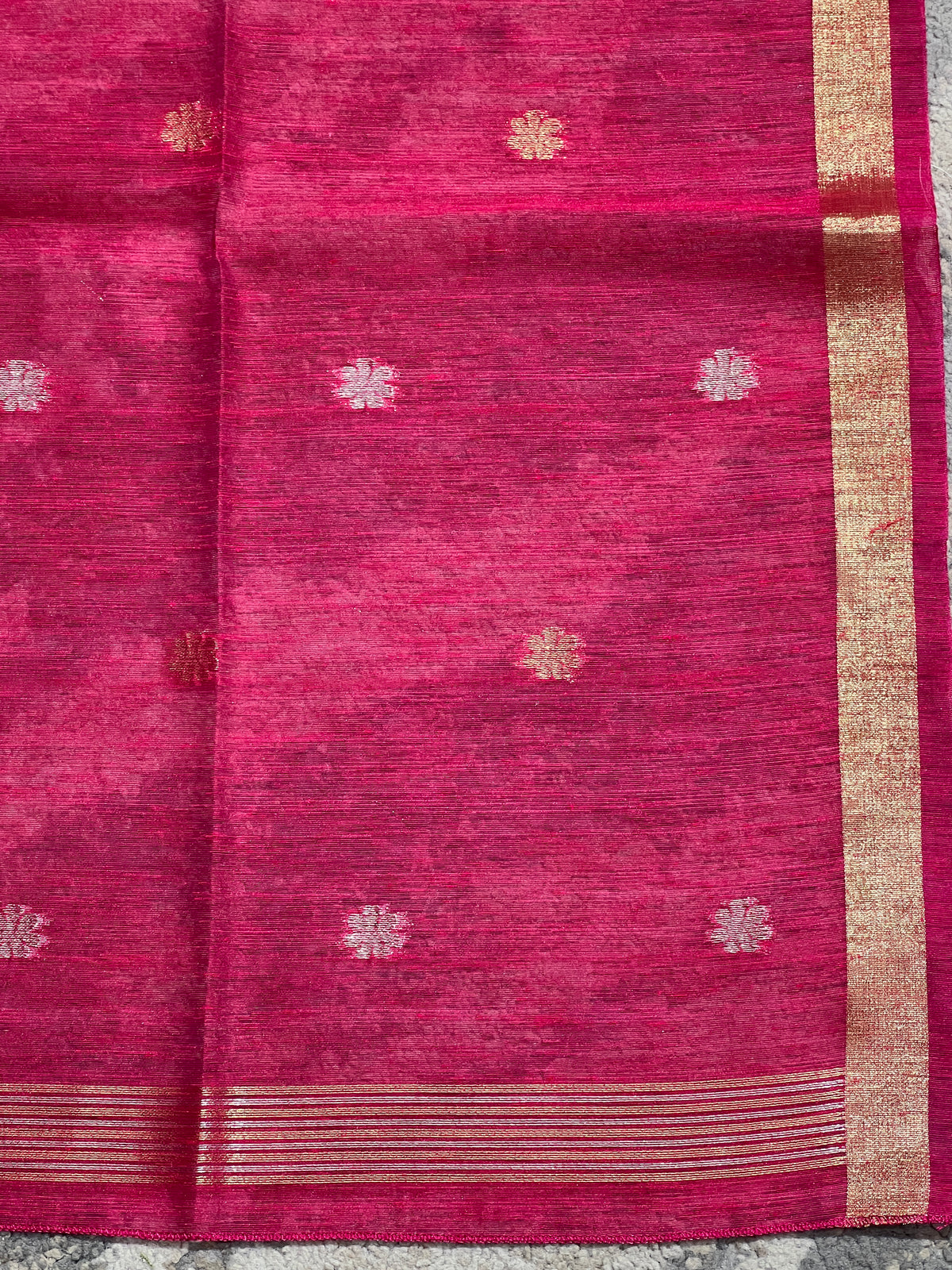 Temple Border Pattern Jute Finish Saree  | SSN583