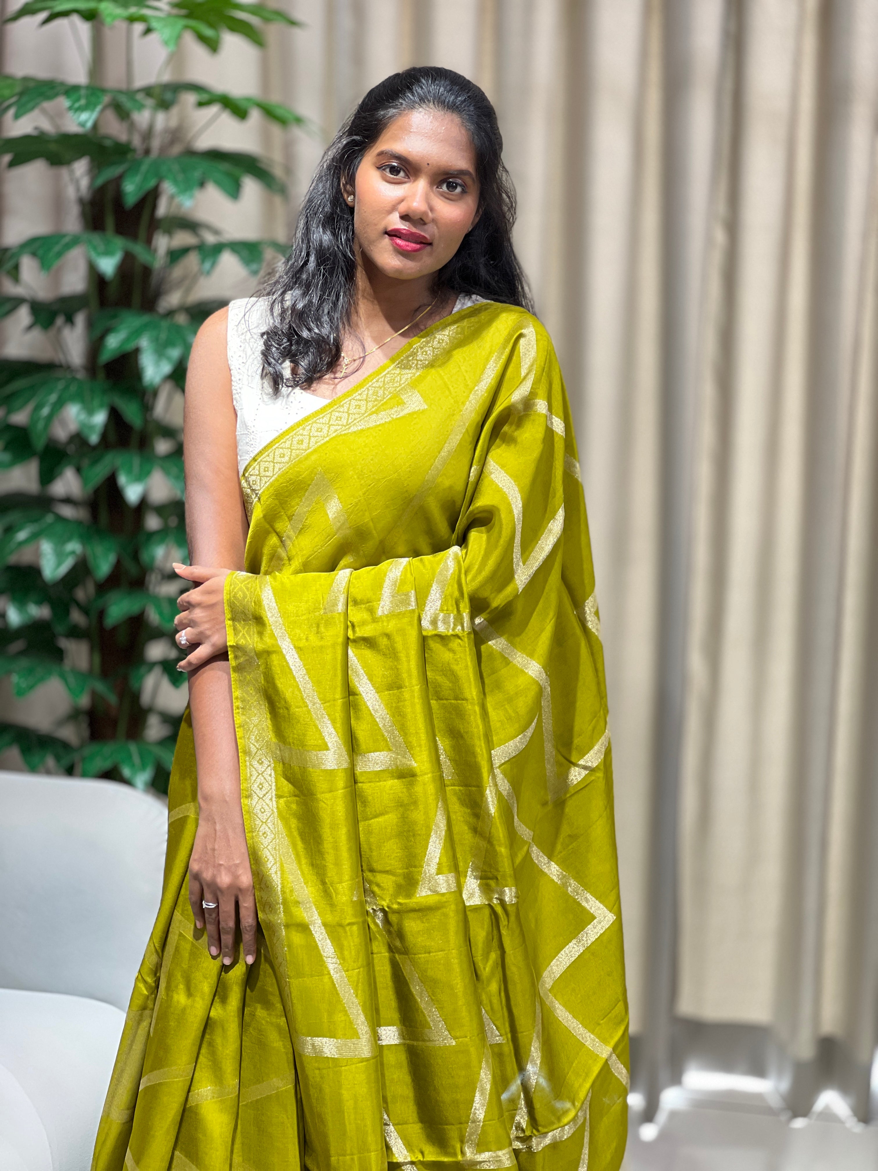 Origami Patterned Viscose Kora Georgette Saree | YNG1132