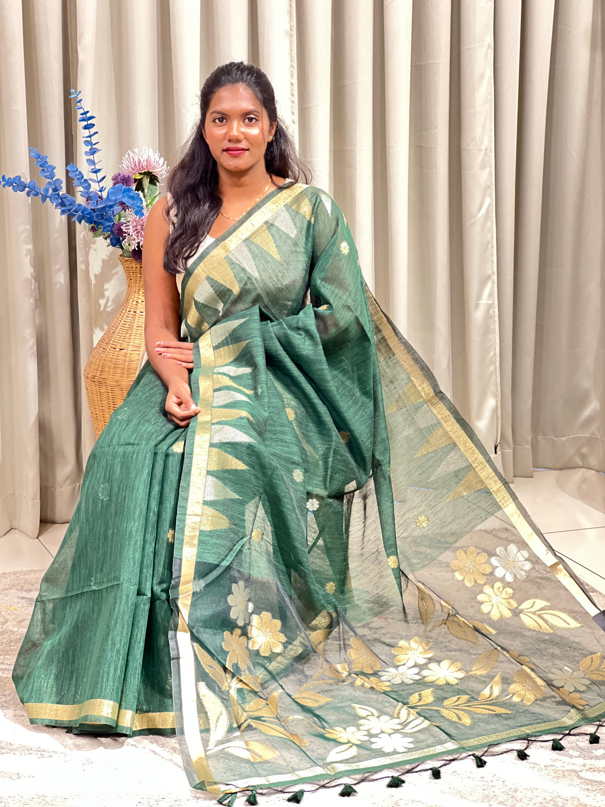 Temple Border Pattern Jute Finish Saree | SSN584
