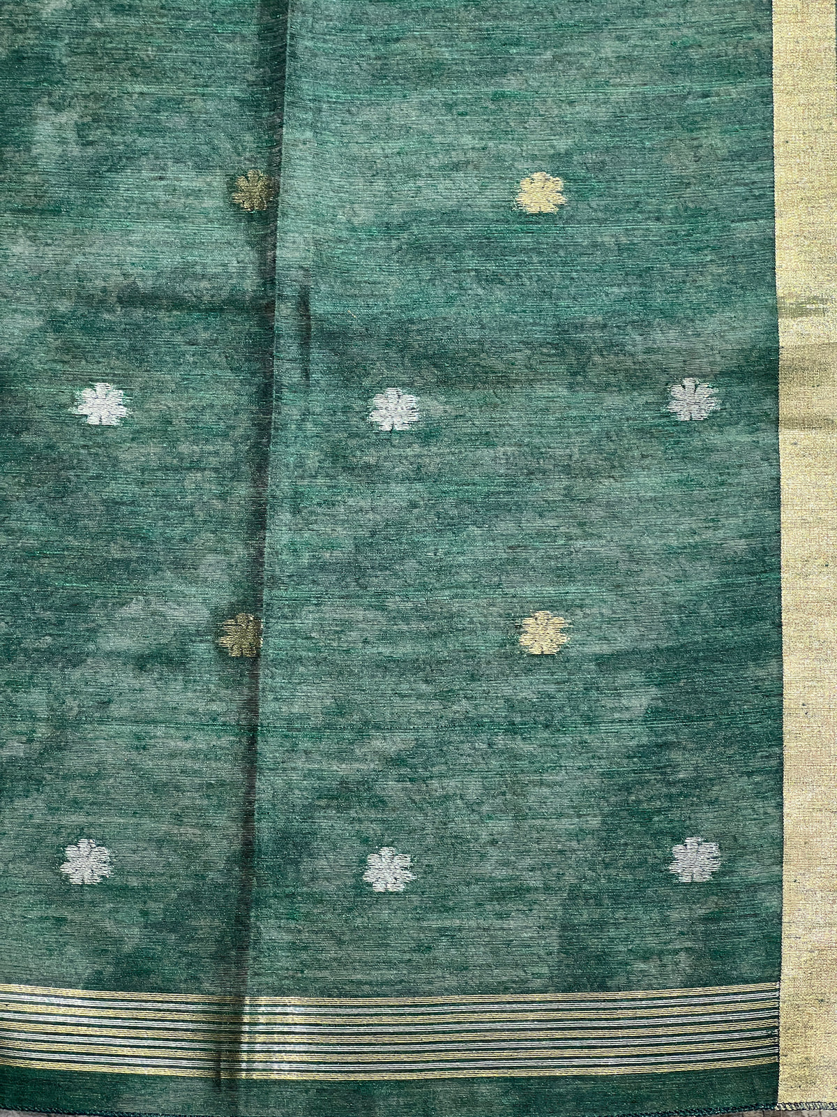 Temple Border Pattern Jute Finish Saree | SSN584