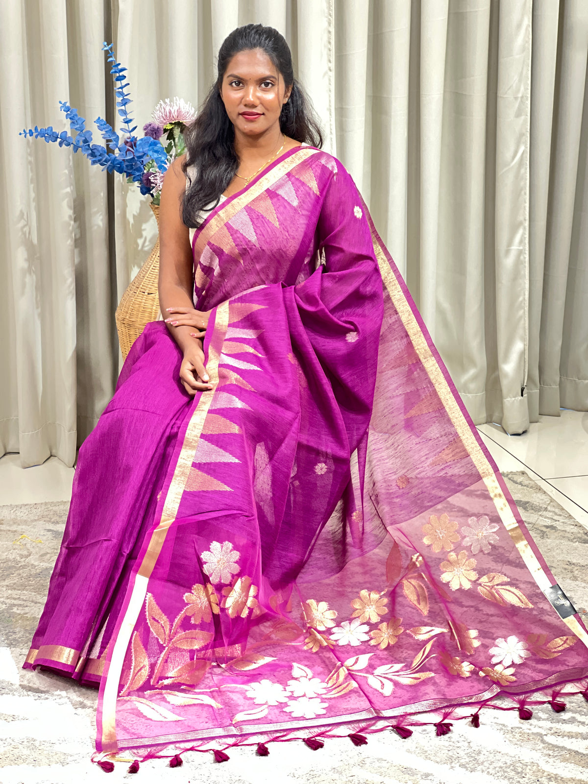 Temple Border Pattern Jute Finish Saree  | SSN585