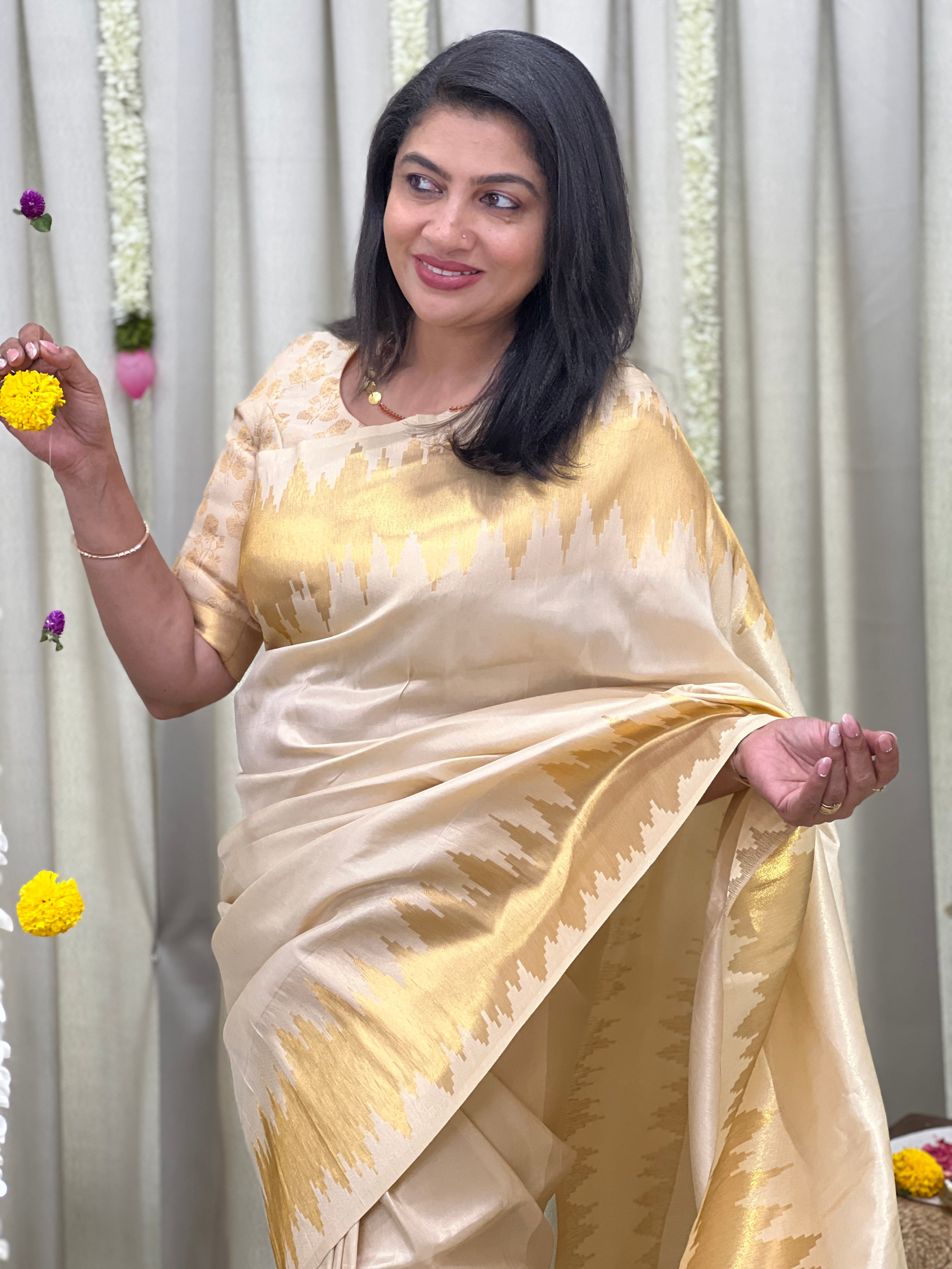 Temple Border Pattern Semi Silk Saree | HT488