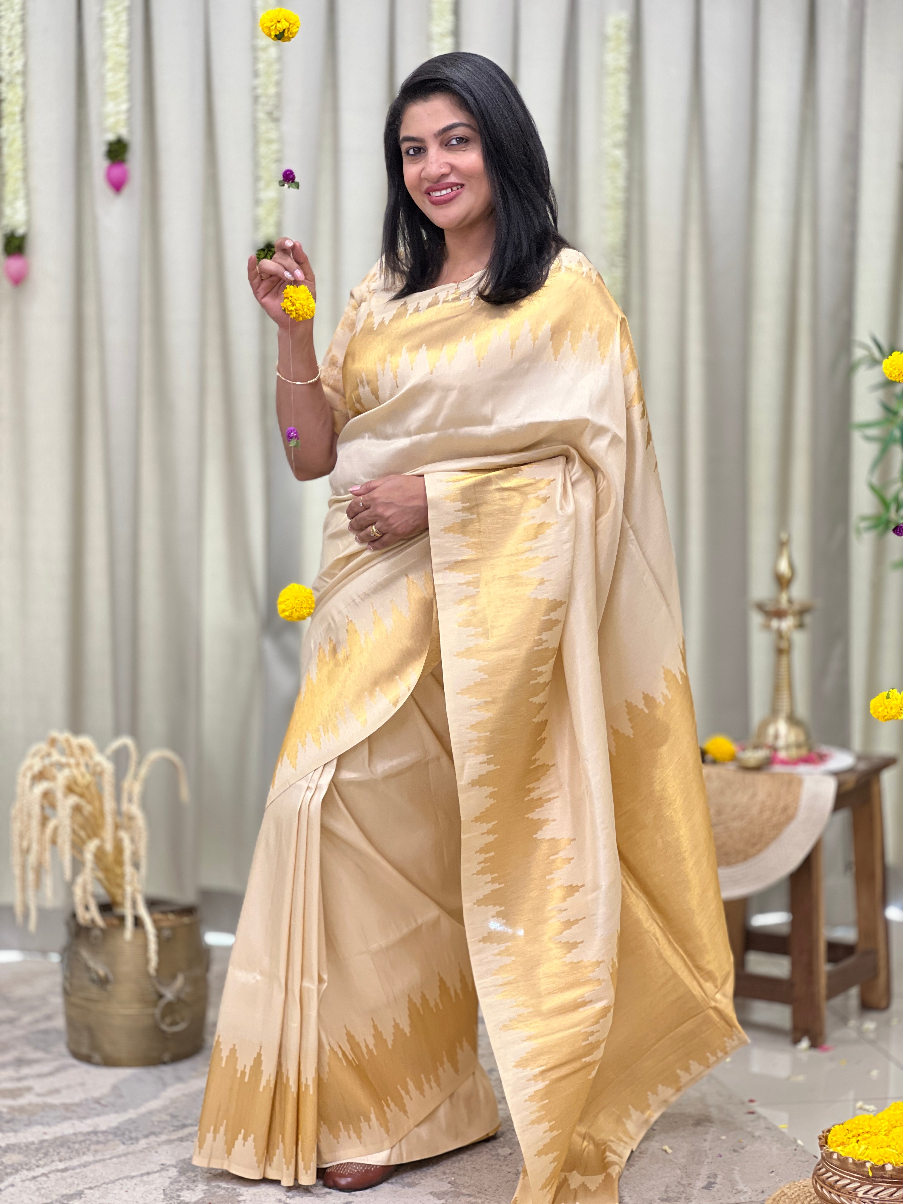 Temple Border Pattern Semi Silk Saree | HT488