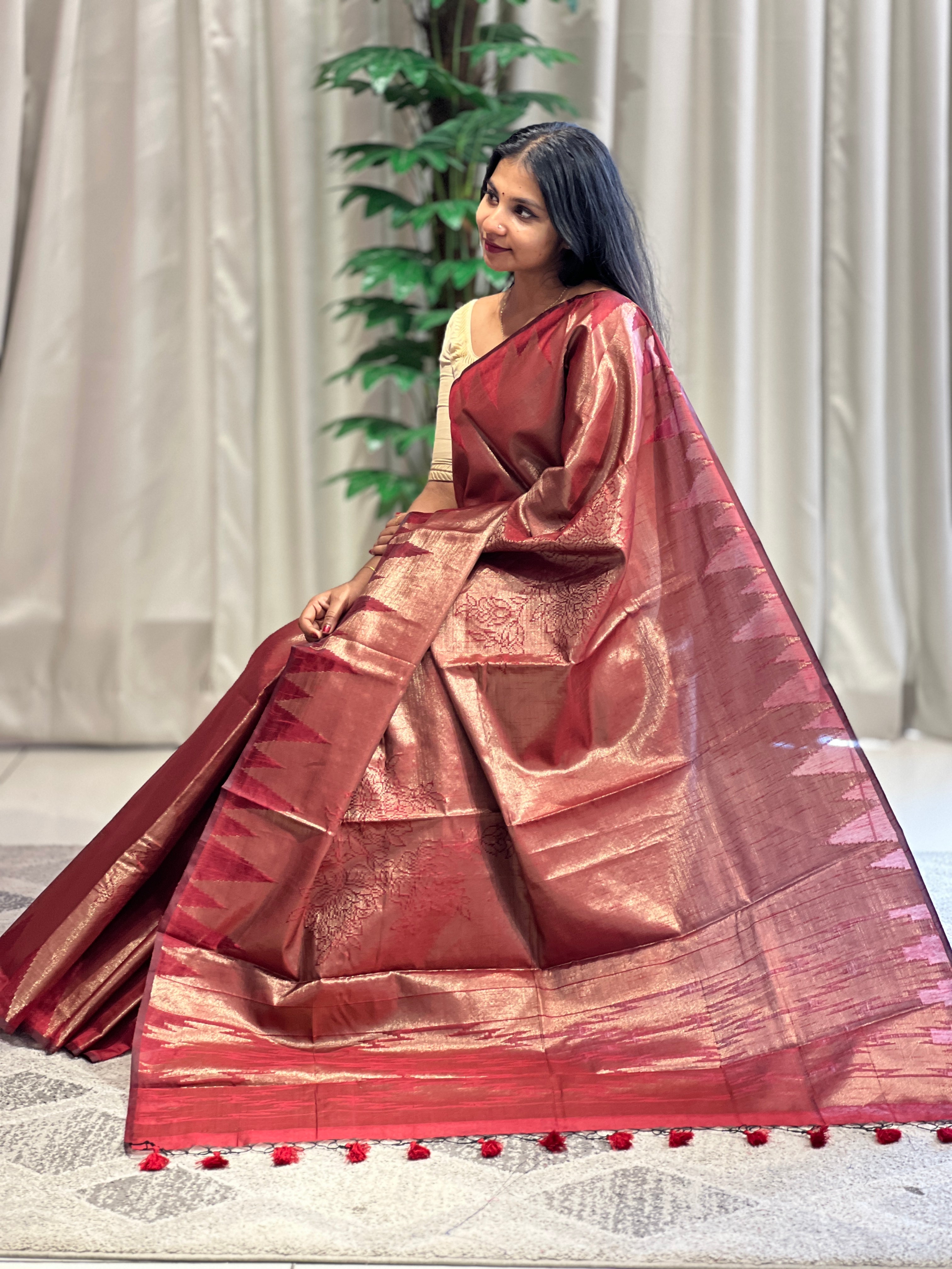 Zari Woven Brocade Patterned Semi Silk Saree | YNG558