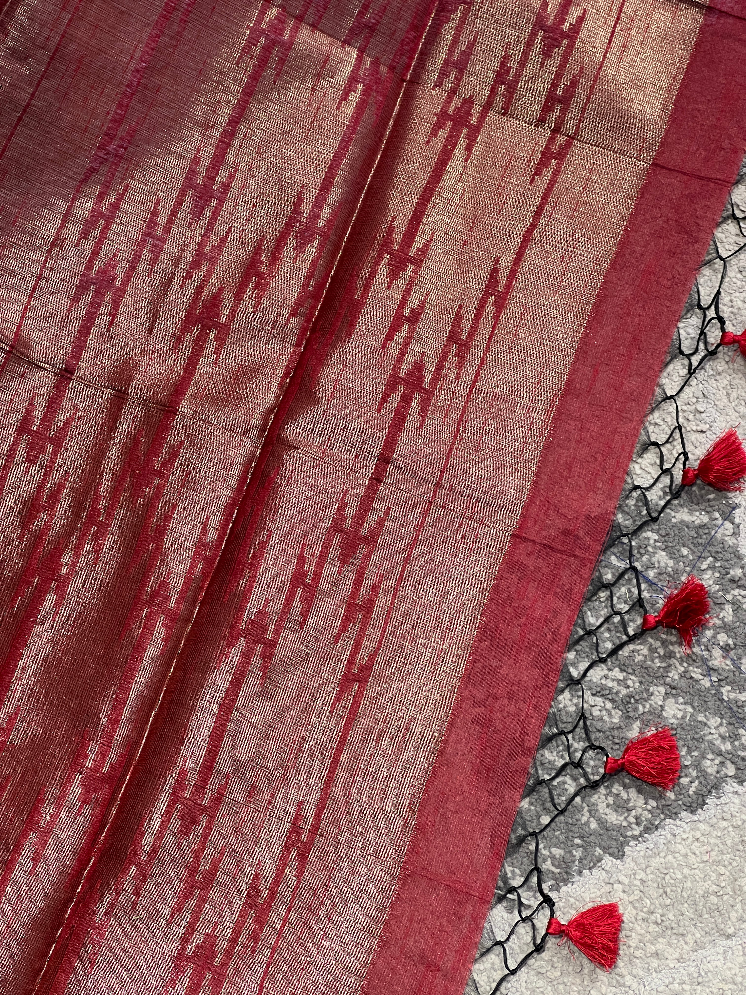 Zari Woven Brocade Patterned Semi Silk Saree | YNG558