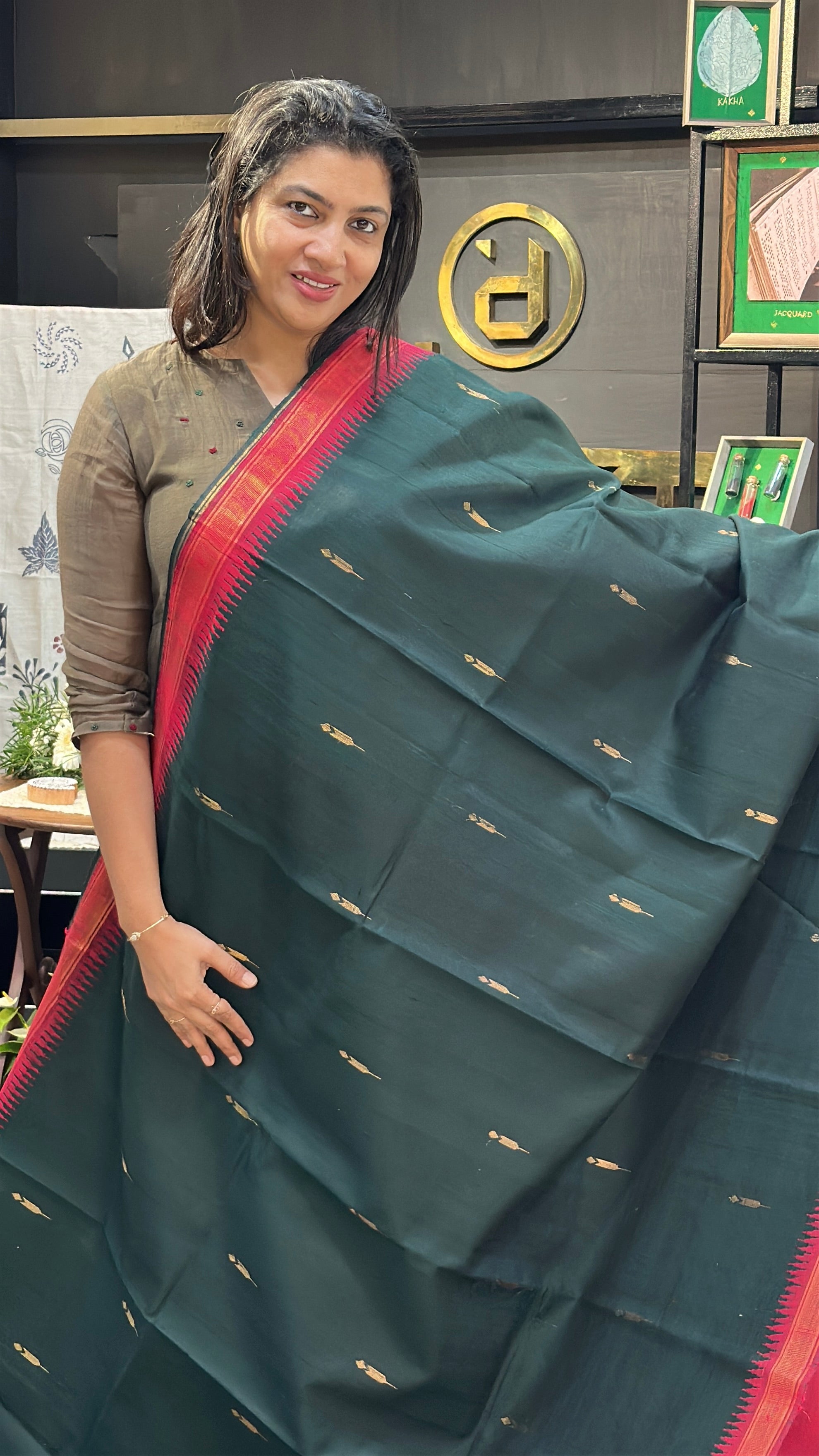 Temple Border Detailed Raw Silk Saree | HS1337