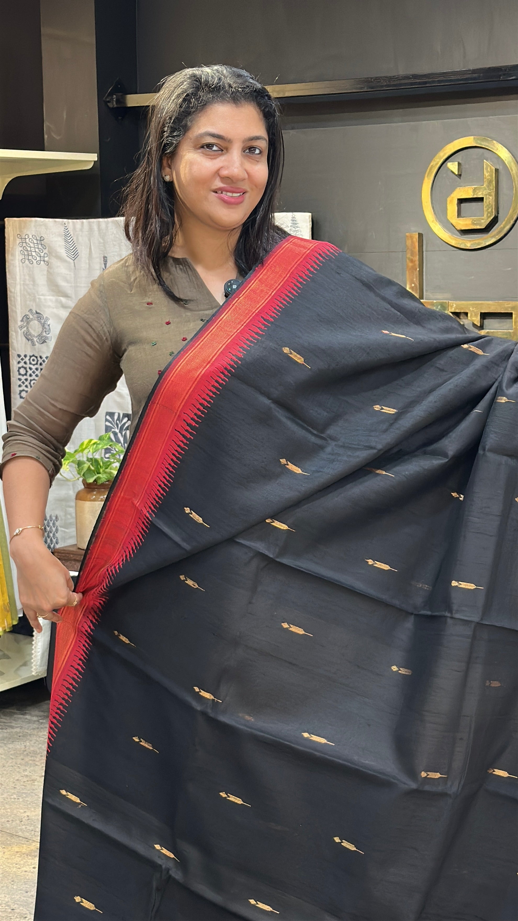 Temple Border Detailed Raw Silk Saree | HS1336