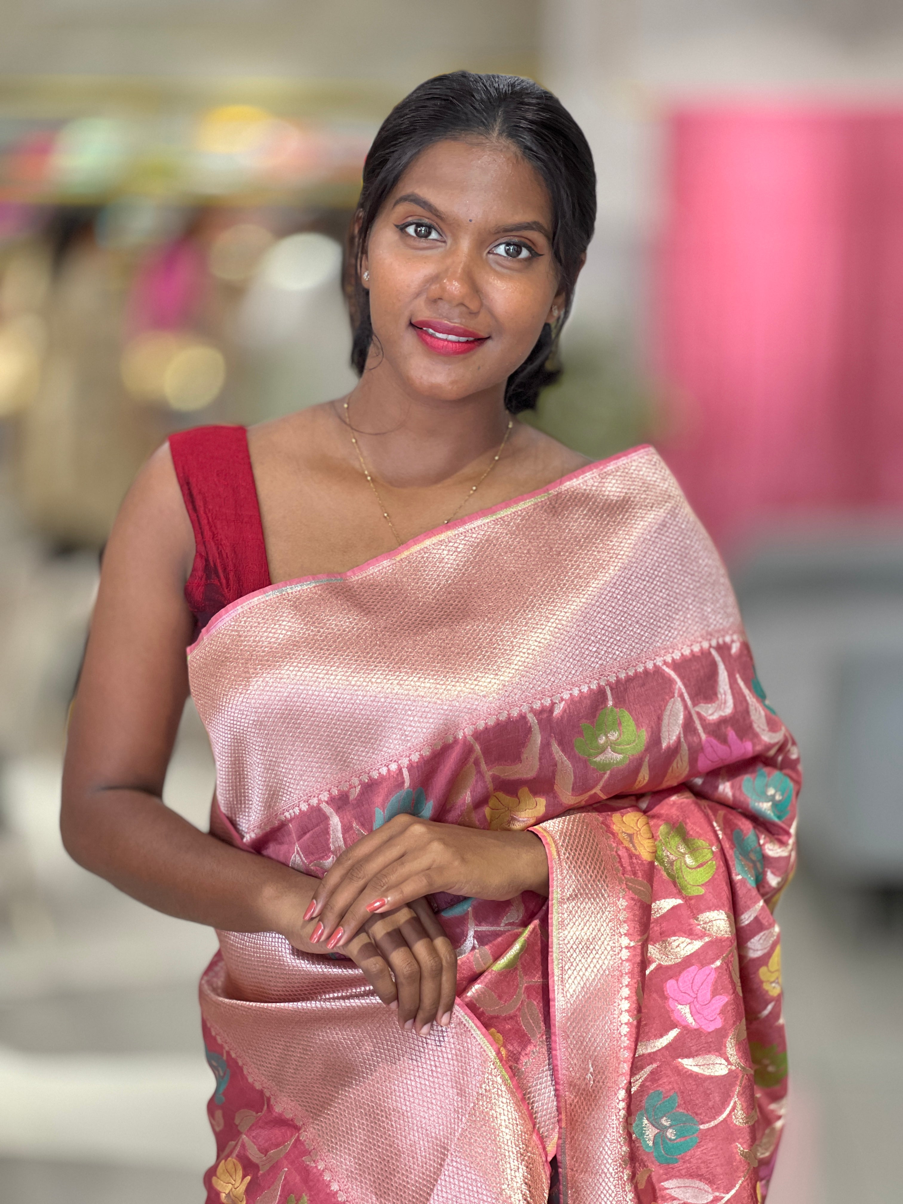 Zari & Thread Weaved Floral Patterned Banarasi Saree | NN267