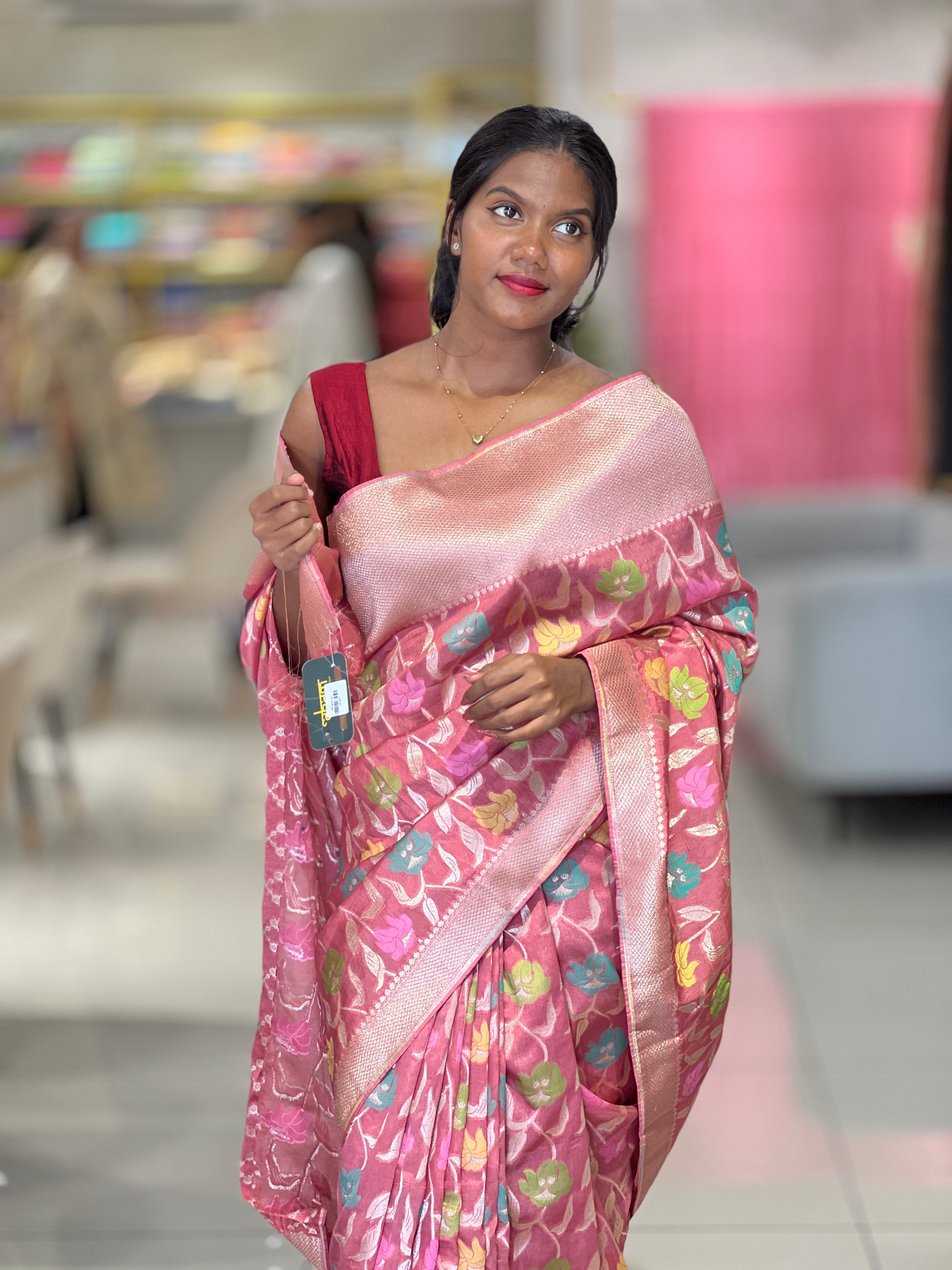 Zari & Thread Weaved Floral Patterned Banarasi Saree | NN267