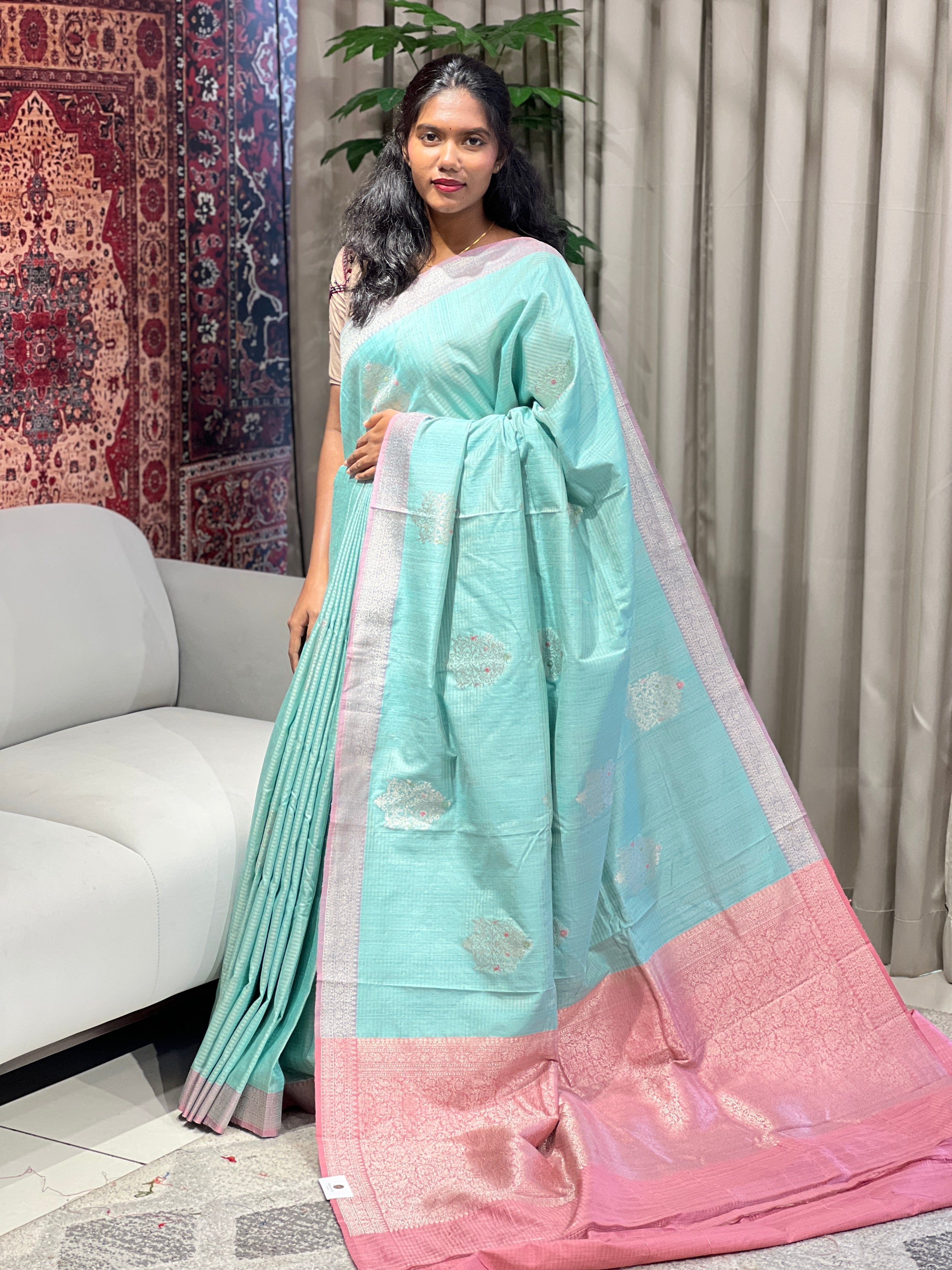 Zari And Thread Woven Tussar Banarasi Saree | YNG600