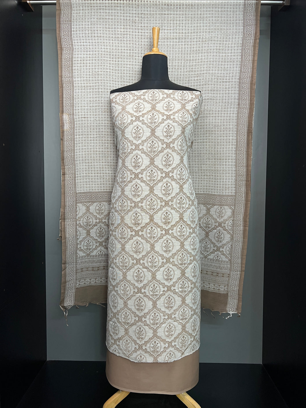 Digital Print Detailed Linen Salwar Set | HE110