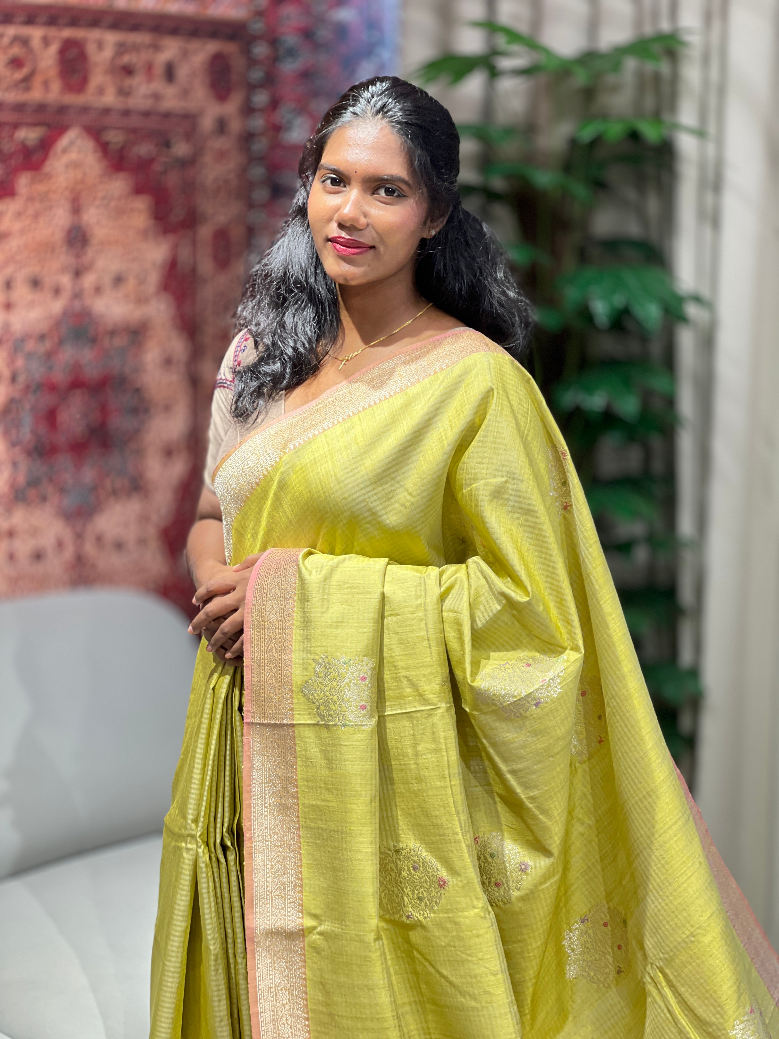 Zari And Thread Woven Tussar Banarasi Saree | YNG601