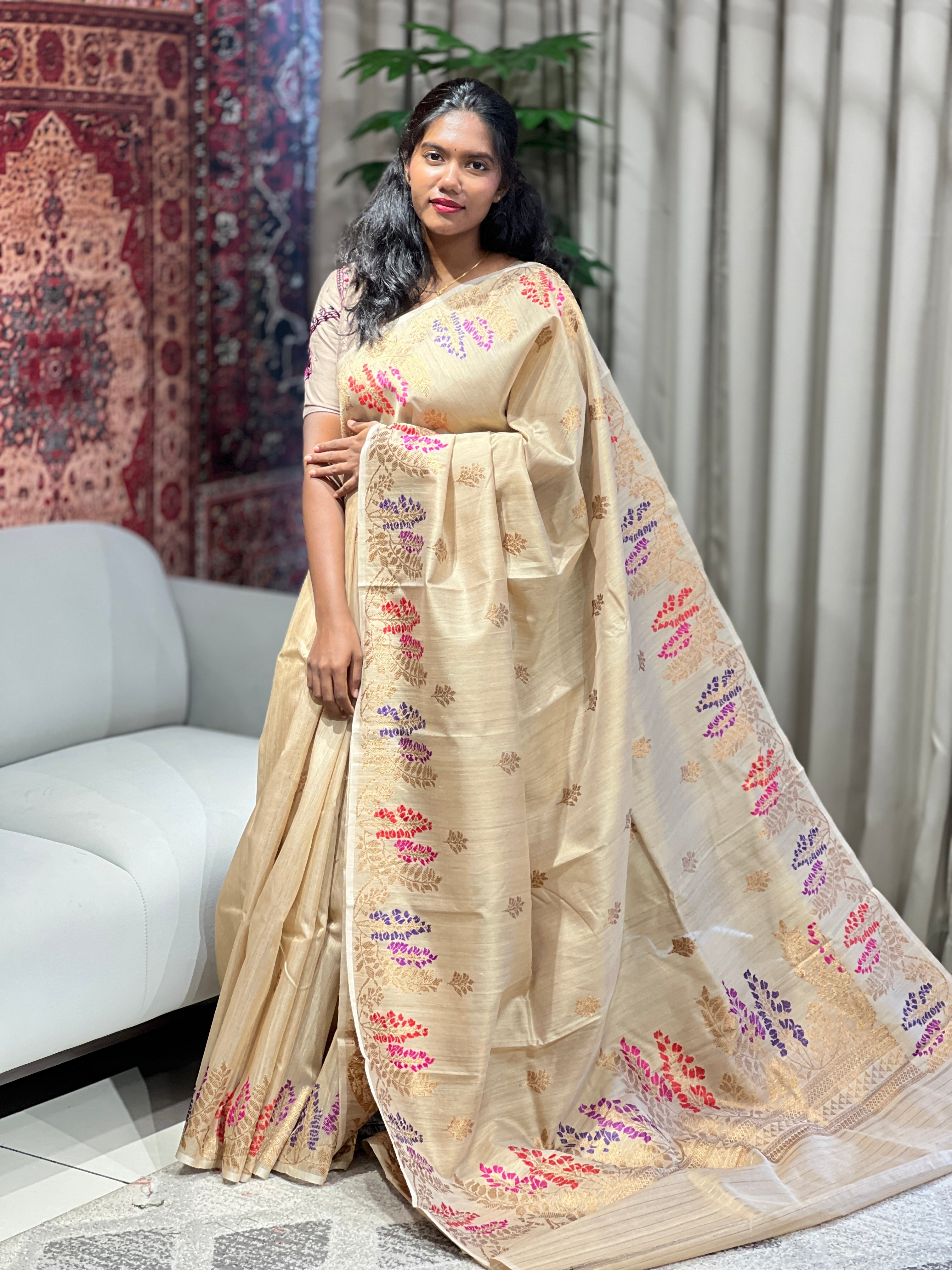 Zari And Thread Woven Tussar Banarasi Saree | YNG603