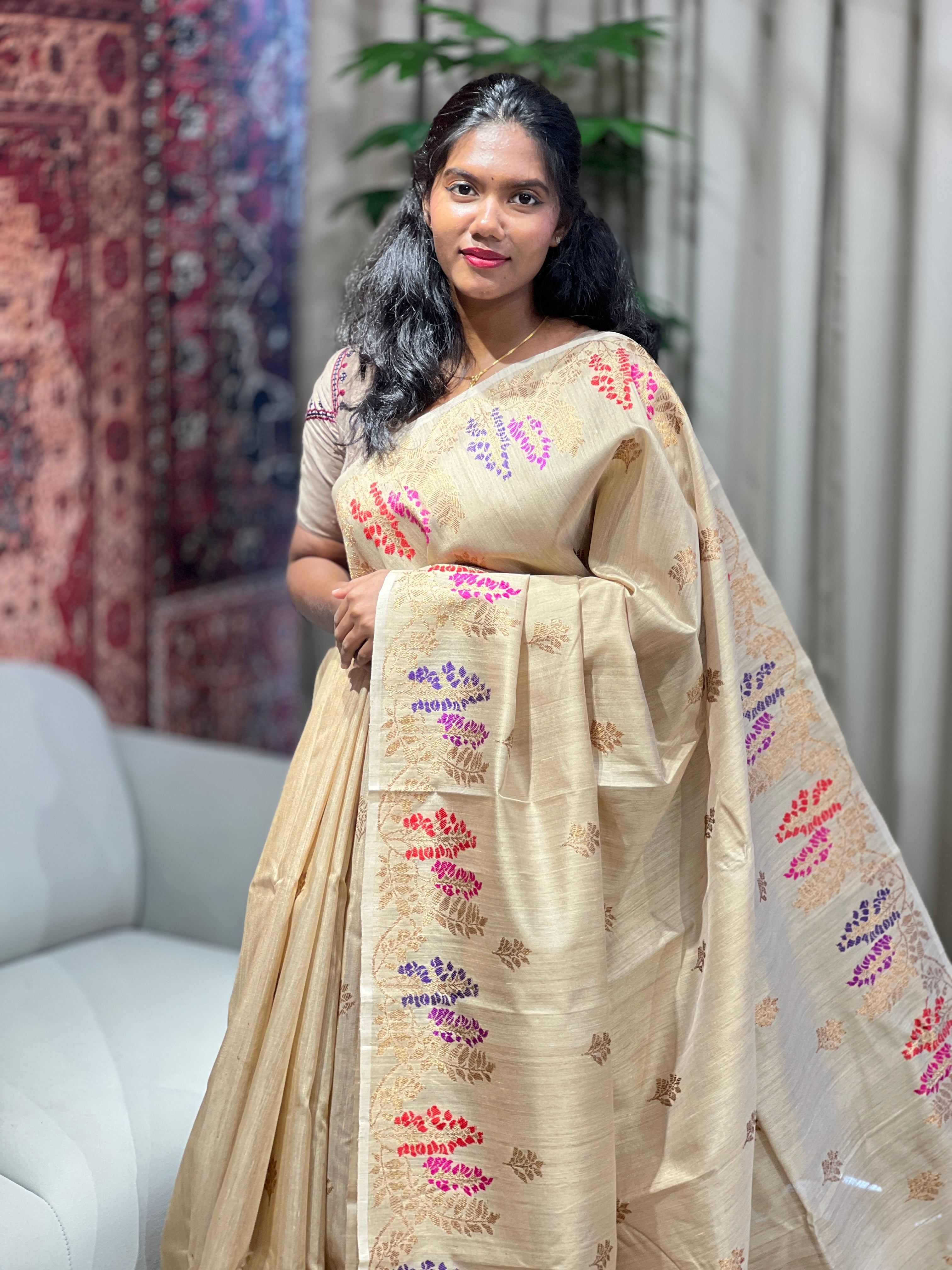 Zari And Thread Woven Tussar Banarasi Saree | YNG603